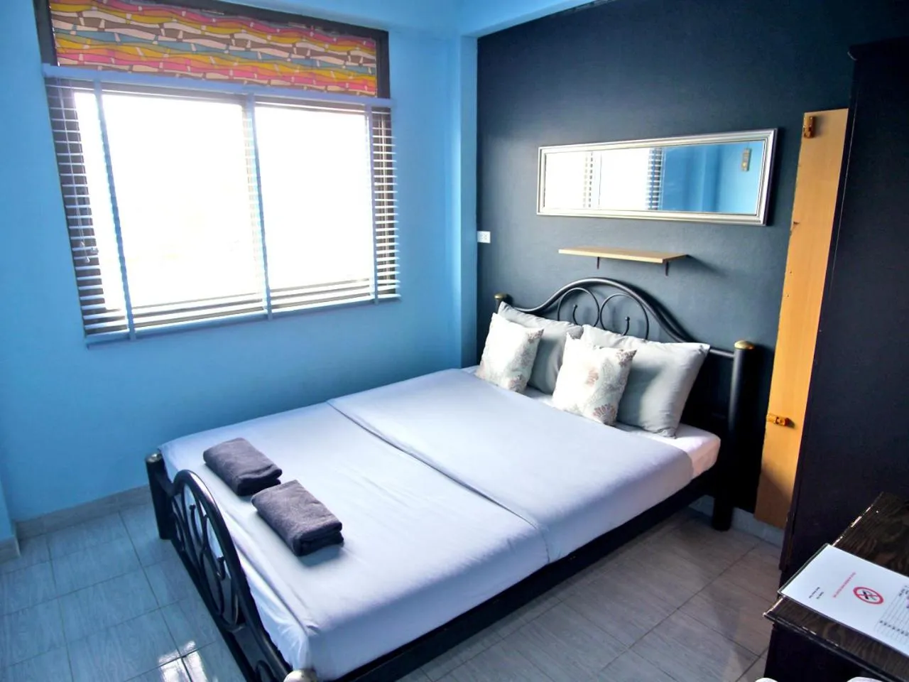 Bedroom, Bed in Mam's House Khaosan