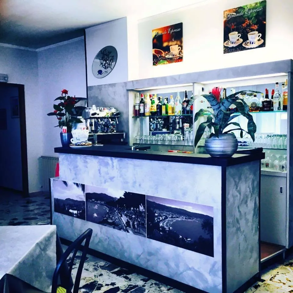 Lounge or bar in Hotel Capri