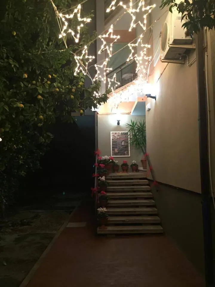 Facade/entrance in Hotel Capri