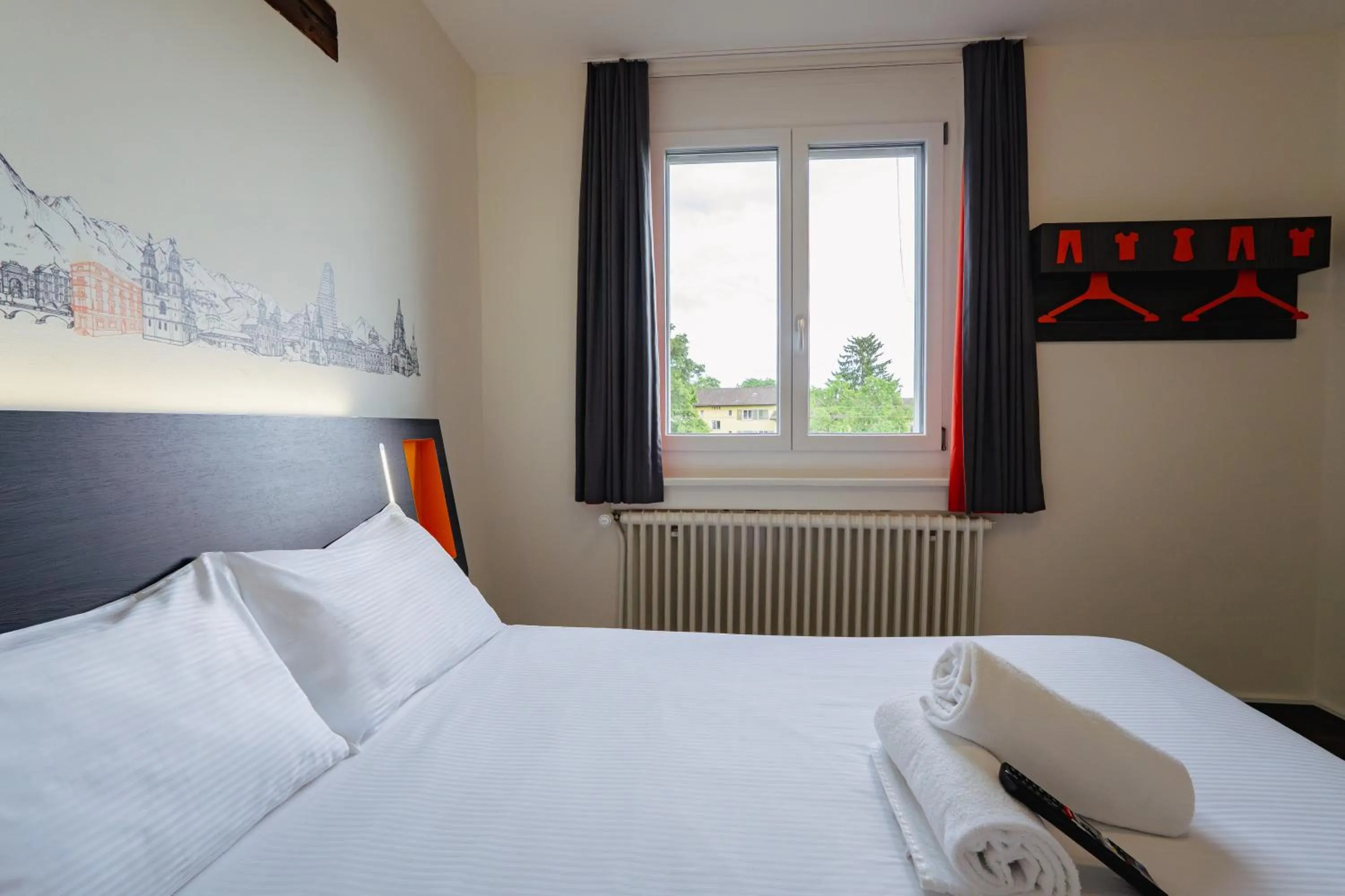 Bed in easyHotel Zürich City West