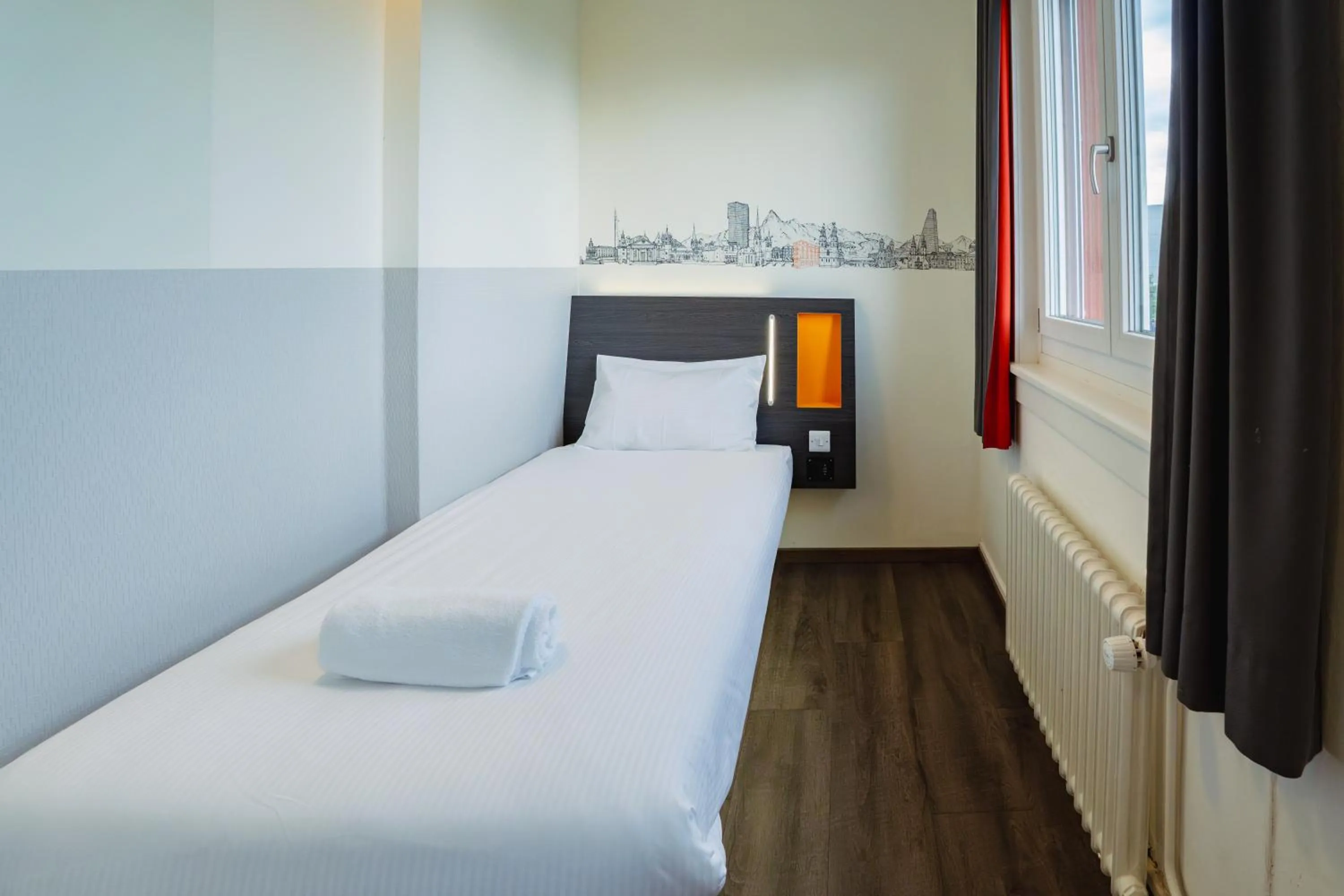 Bed in easyHotel Zürich City West