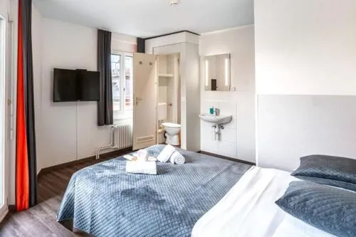 Bed in Delta City Hotels - Self check-in