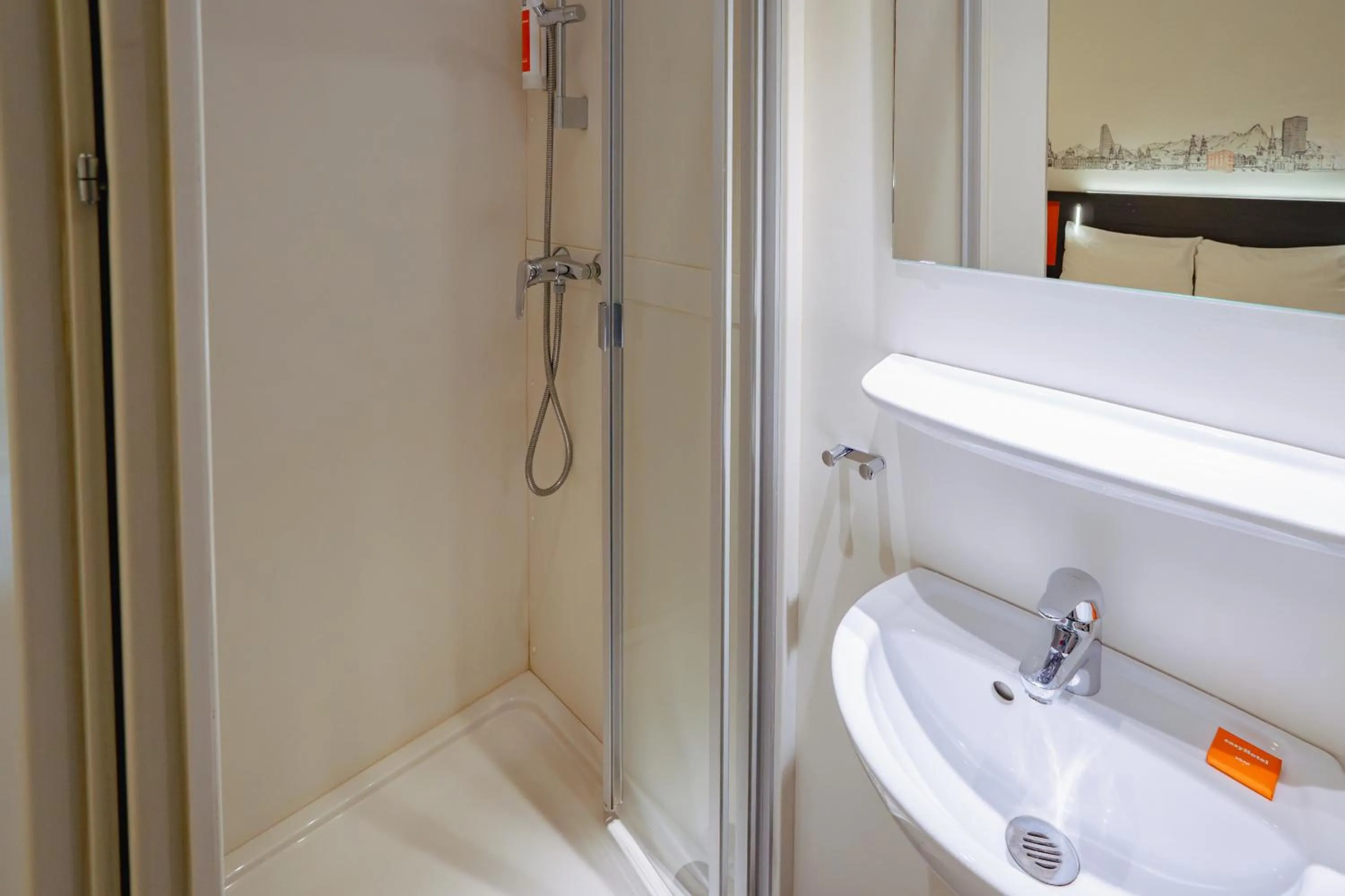 Bathroom in easyHotel Zürich City West