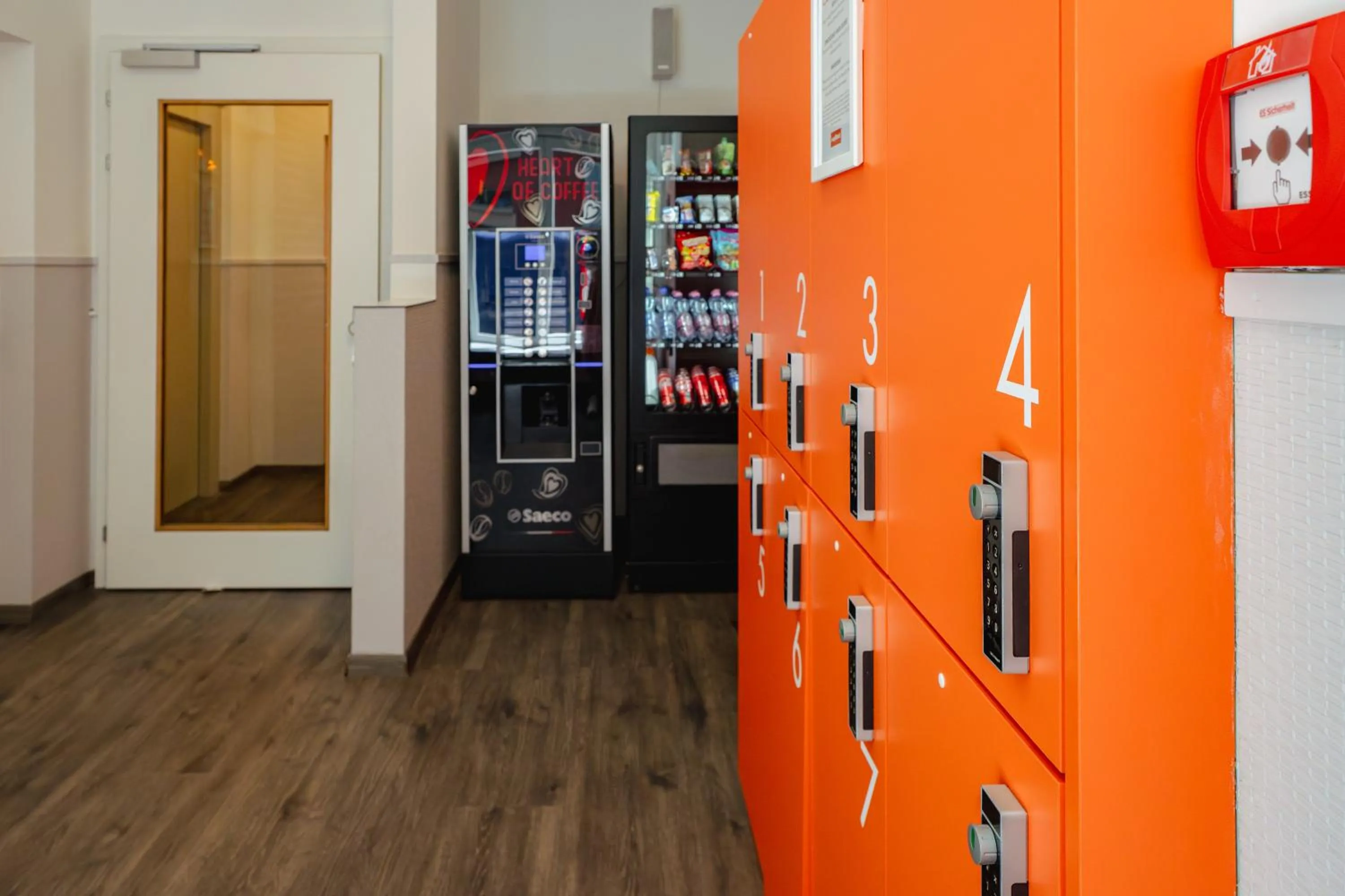 vending machine in easyHotel Zürich City Limmatplatz