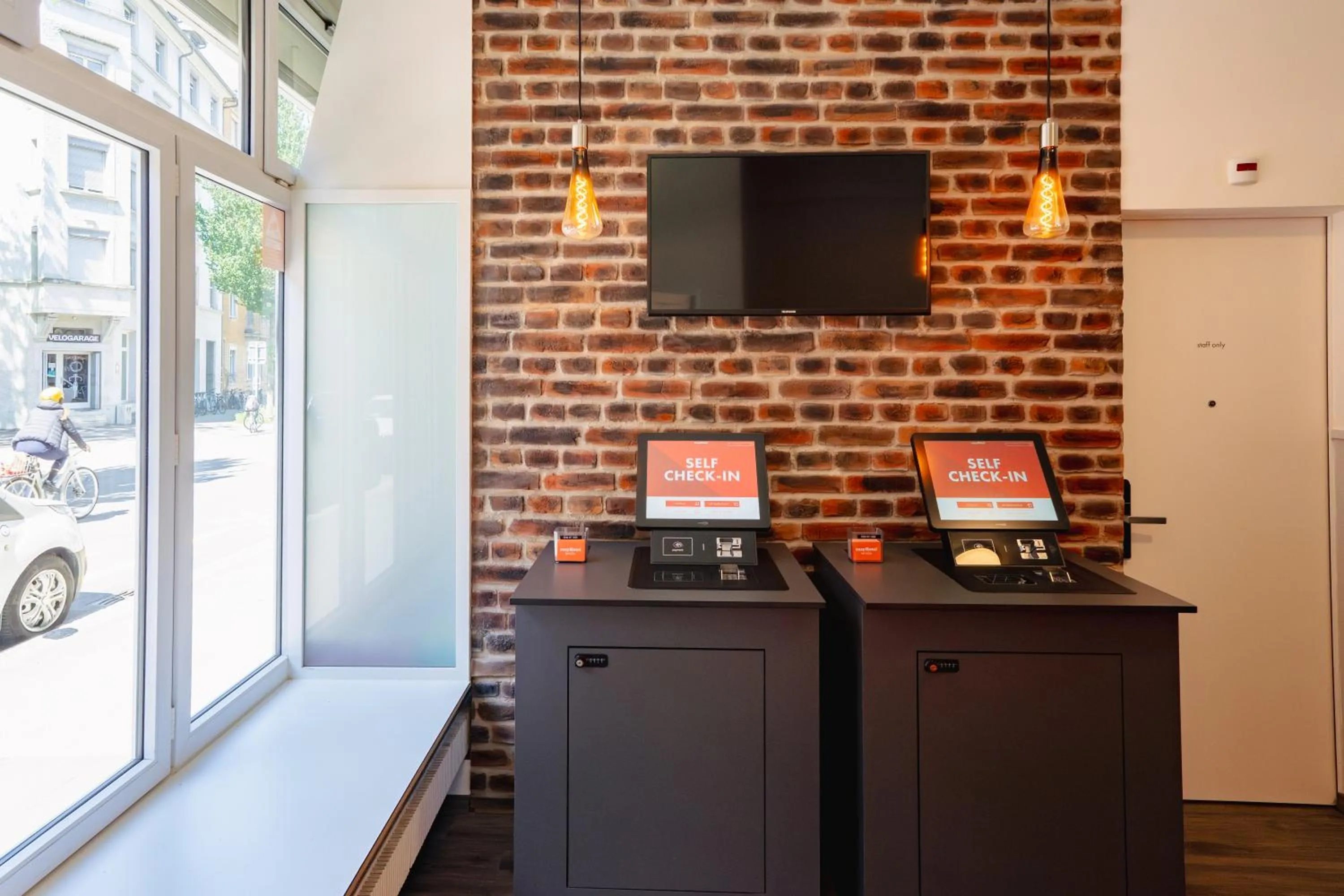 Lobby or reception in easyHotel Zürich City Limmatplatz