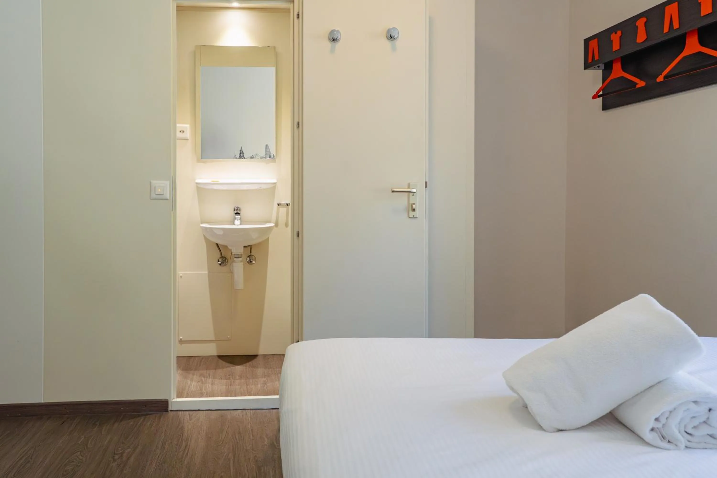 Bedroom, Bed in easyHotel Zürich City Limmatplatz