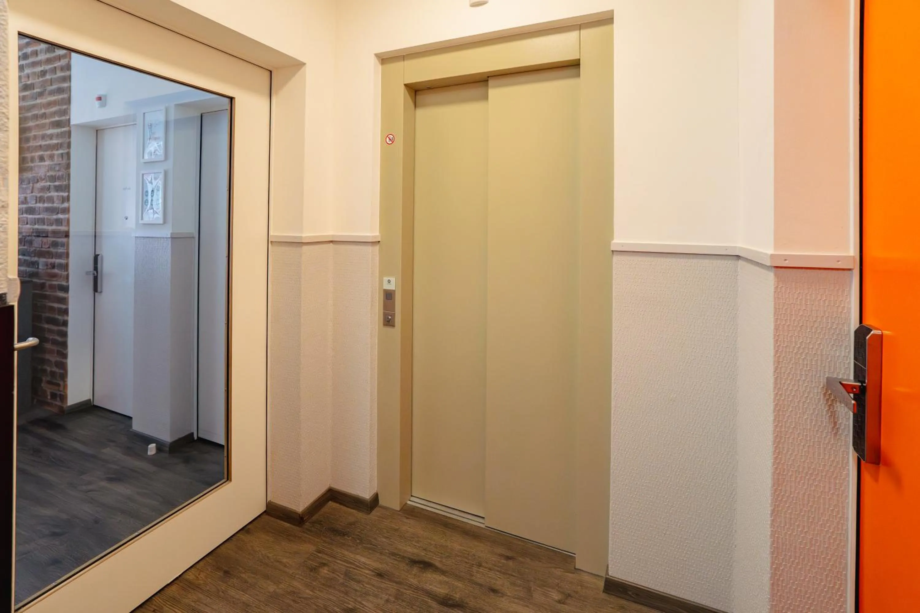 elevator in easyHotel Zürich City Limmatplatz