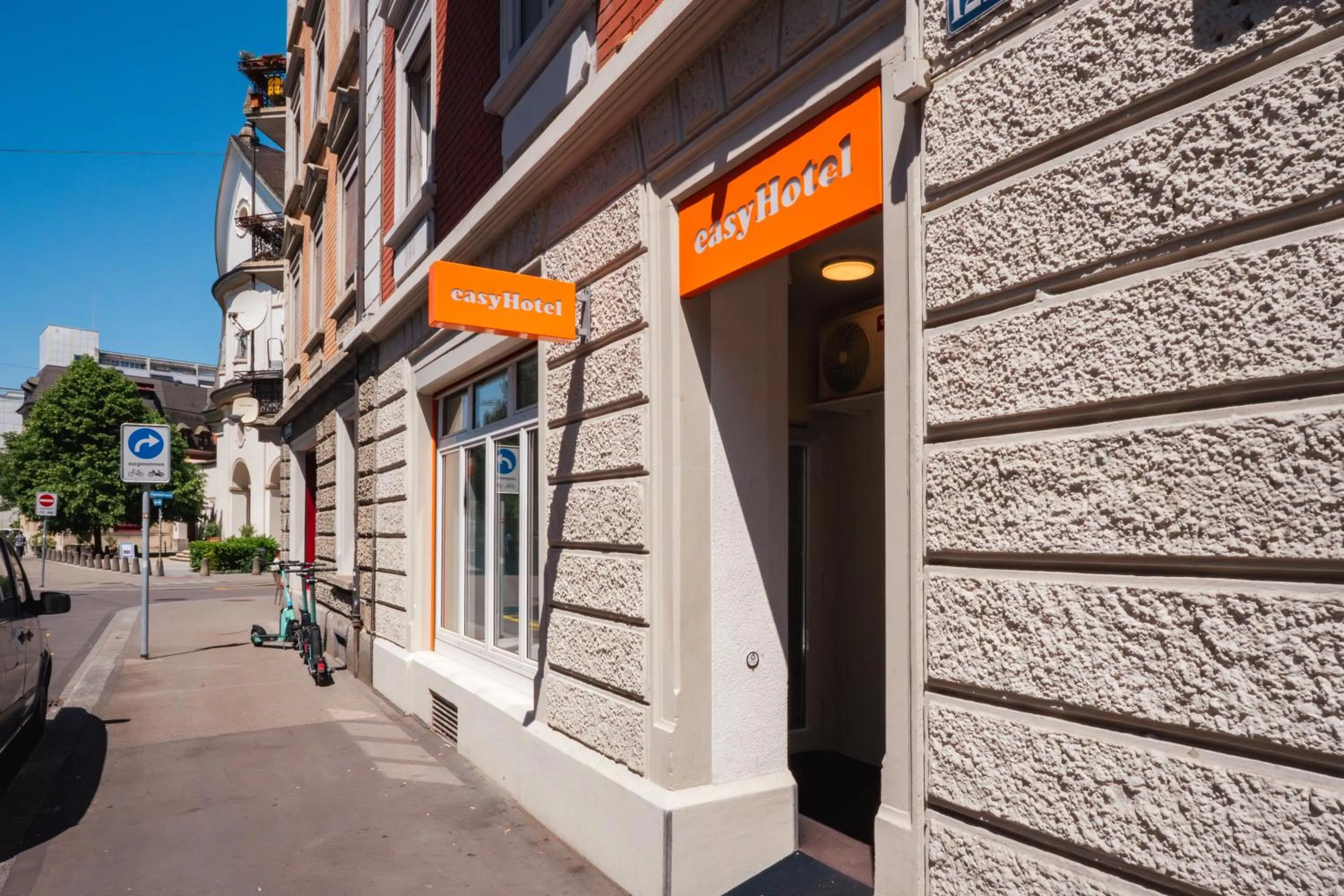 Property building in easyHotel Zürich City Limmatplatz