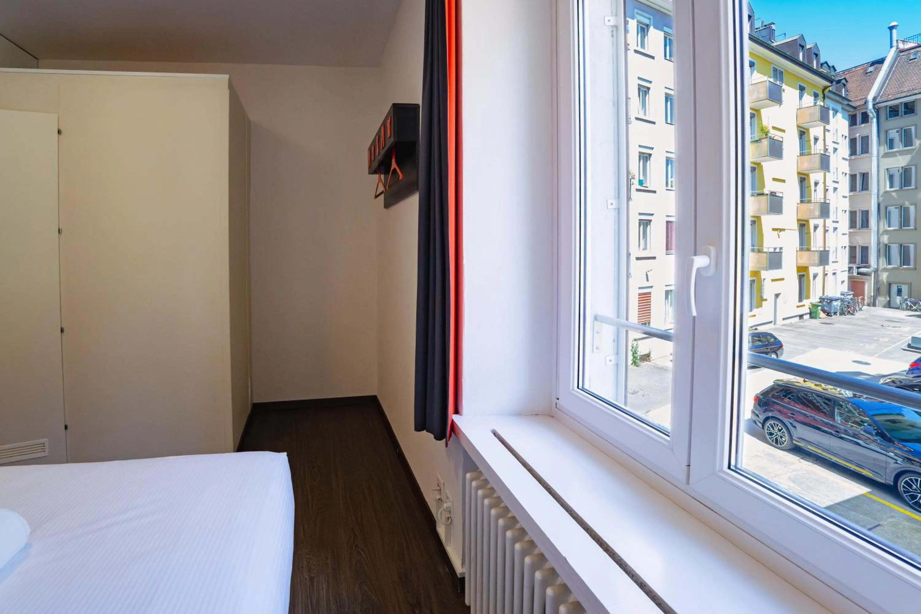 Photo of the whole room, Bed in easyHotel Zürich City Limmatplatz