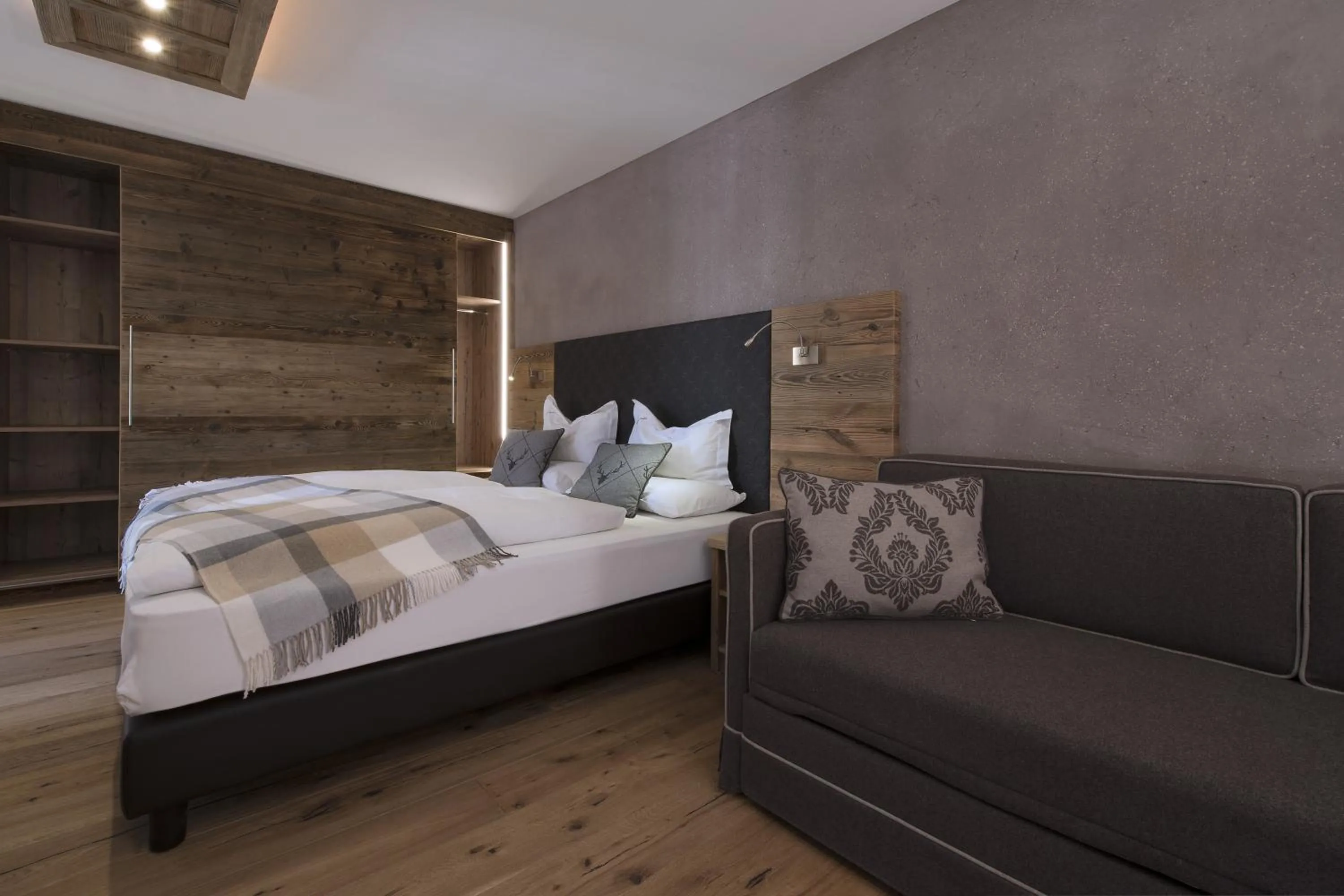 Decorative detail, Bed in Hotel Italia