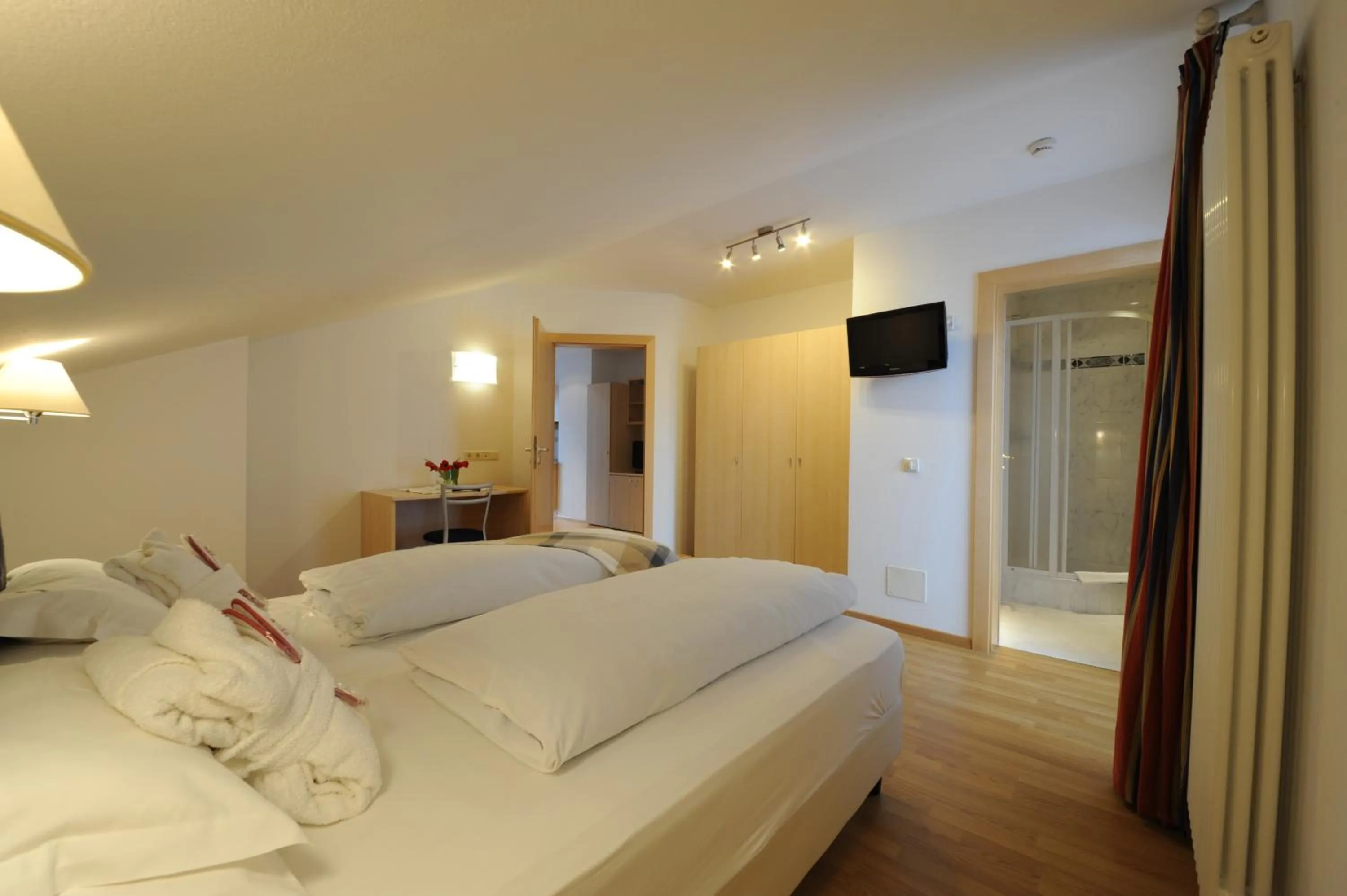 Photo of the whole room, Bed in Hotel Italia