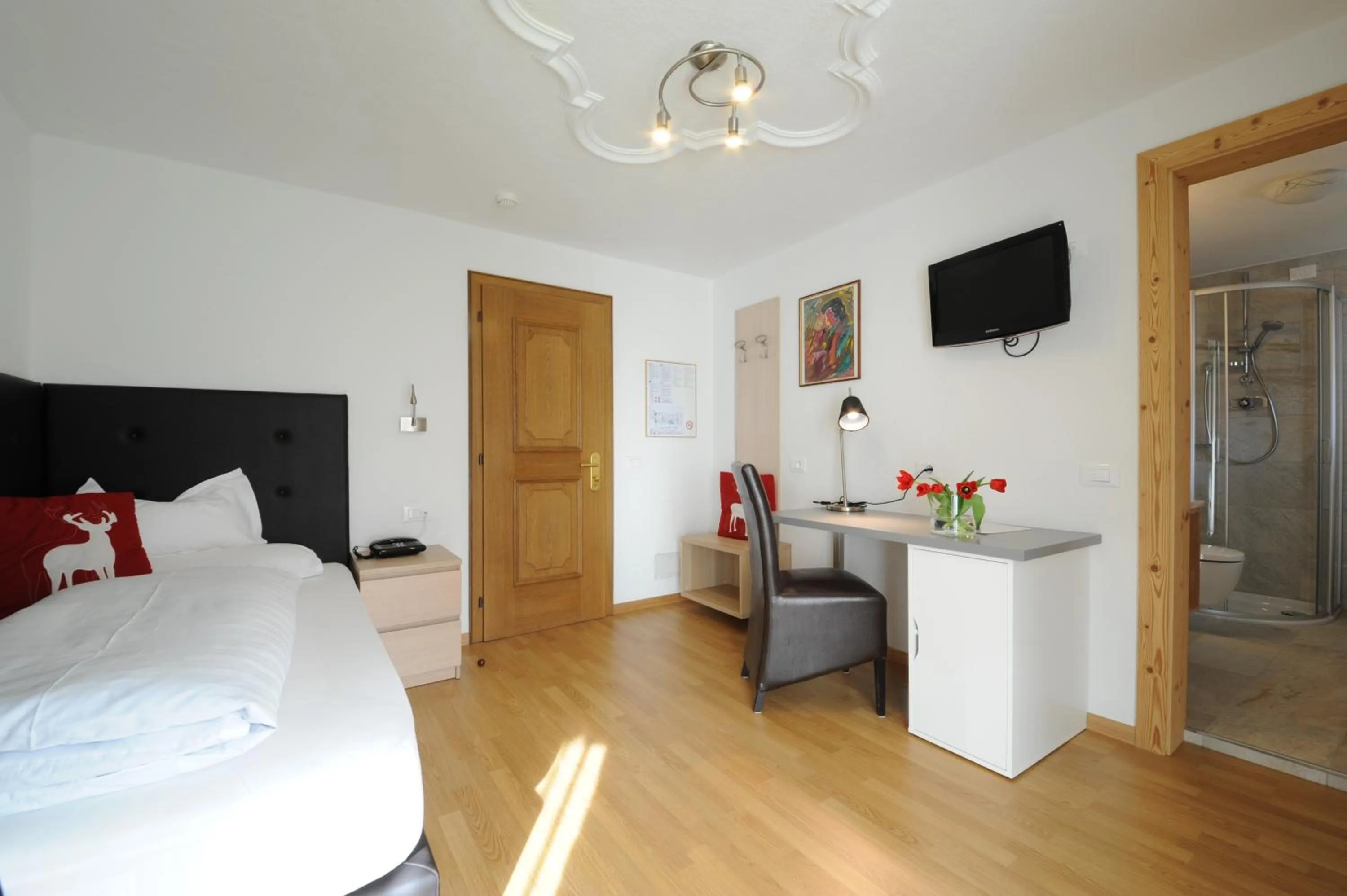 Photo of the whole room, Bed in Hotel Italia