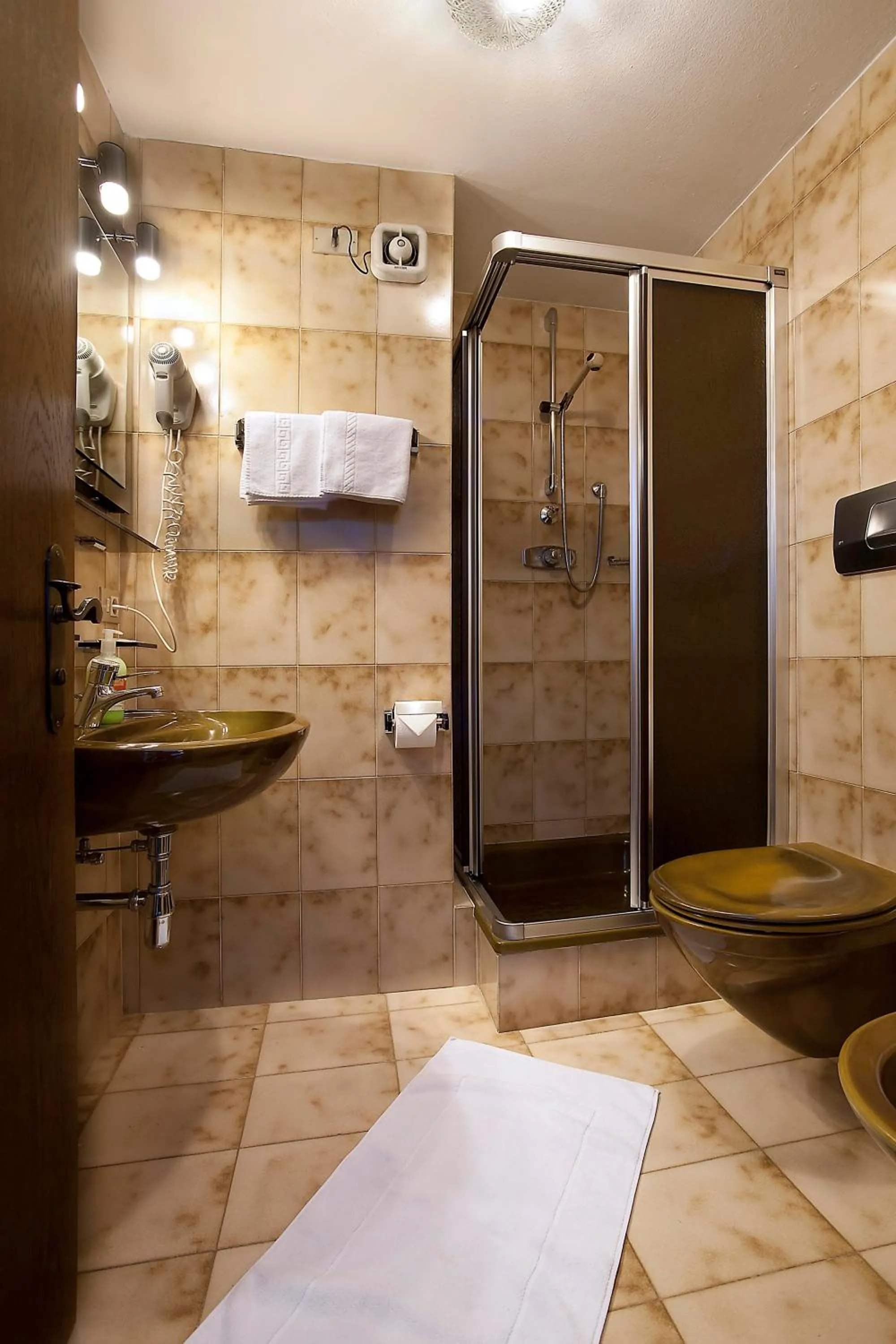 Bathroom in Hotel Italia