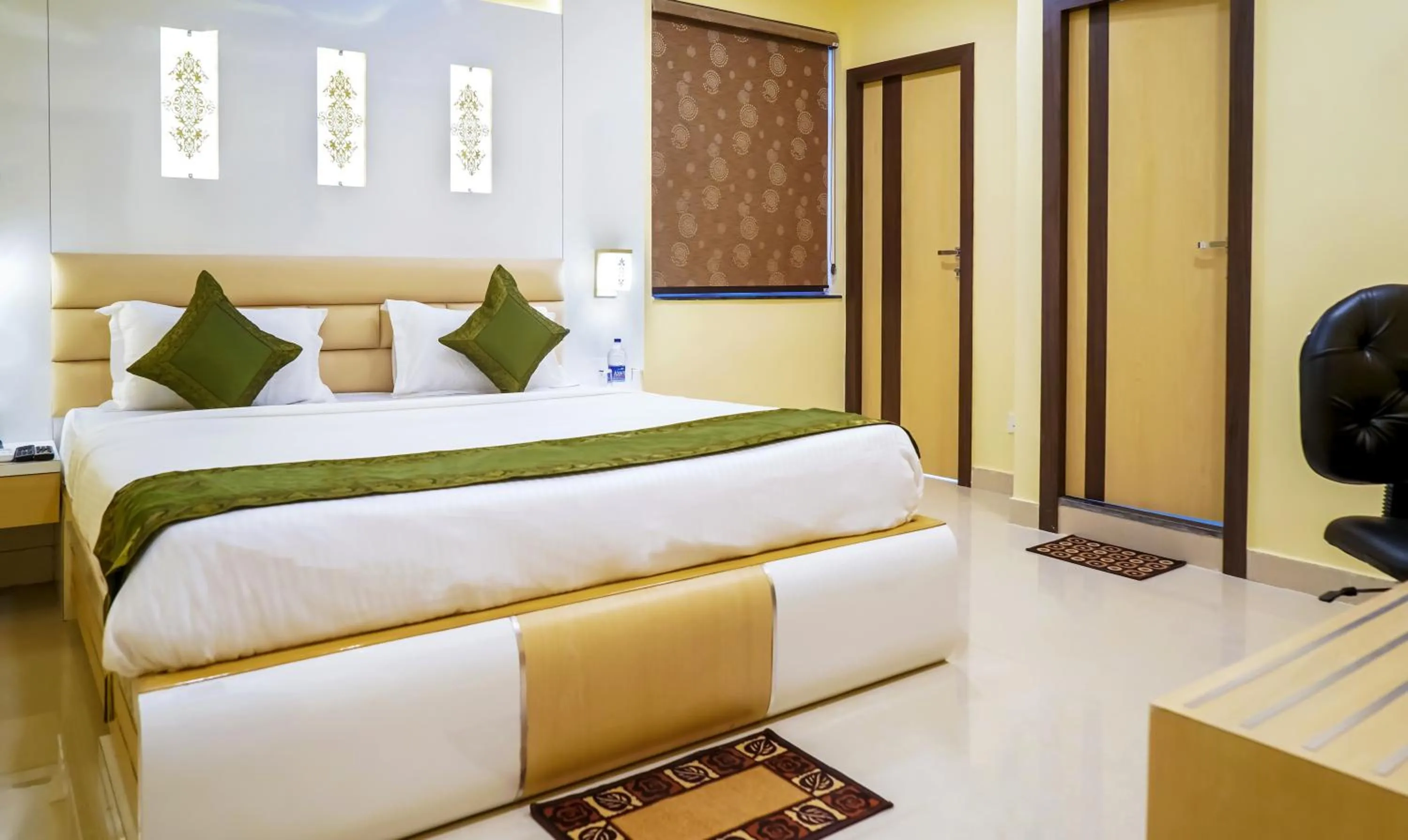 Bed in Treebo Oasis, Laxmisagar