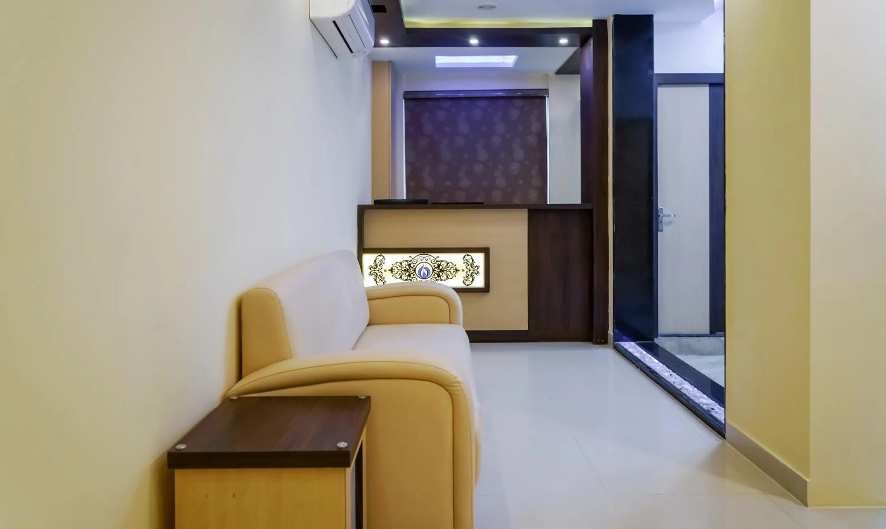 Lobby or reception in Treebo Oasis, Laxmisagar