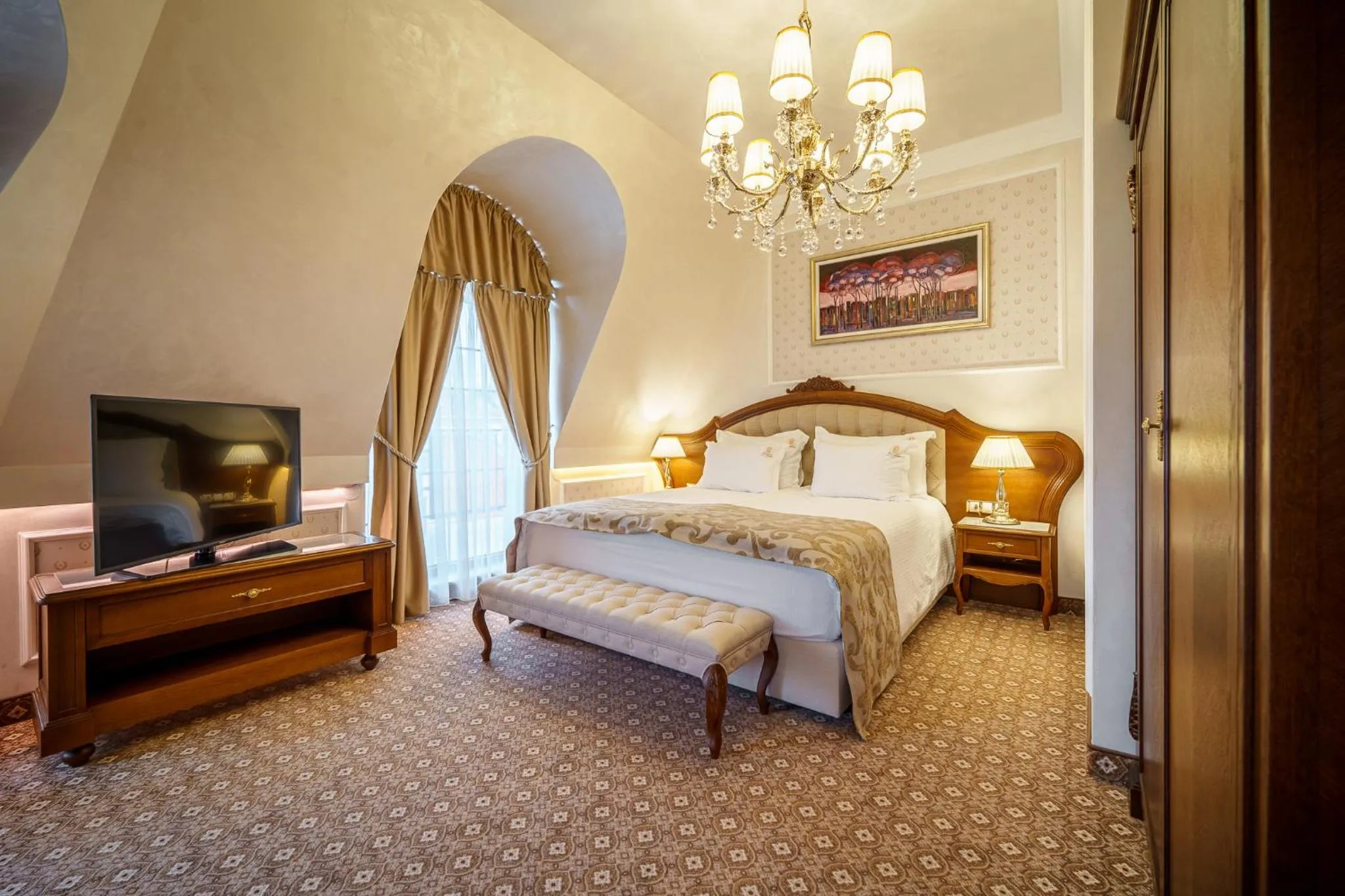 Bedroom, Bed in Residence City Garden - Certificate of Excellence Top 10 BEST Five-Stars City Hotels for 2024 awarded by HTIF