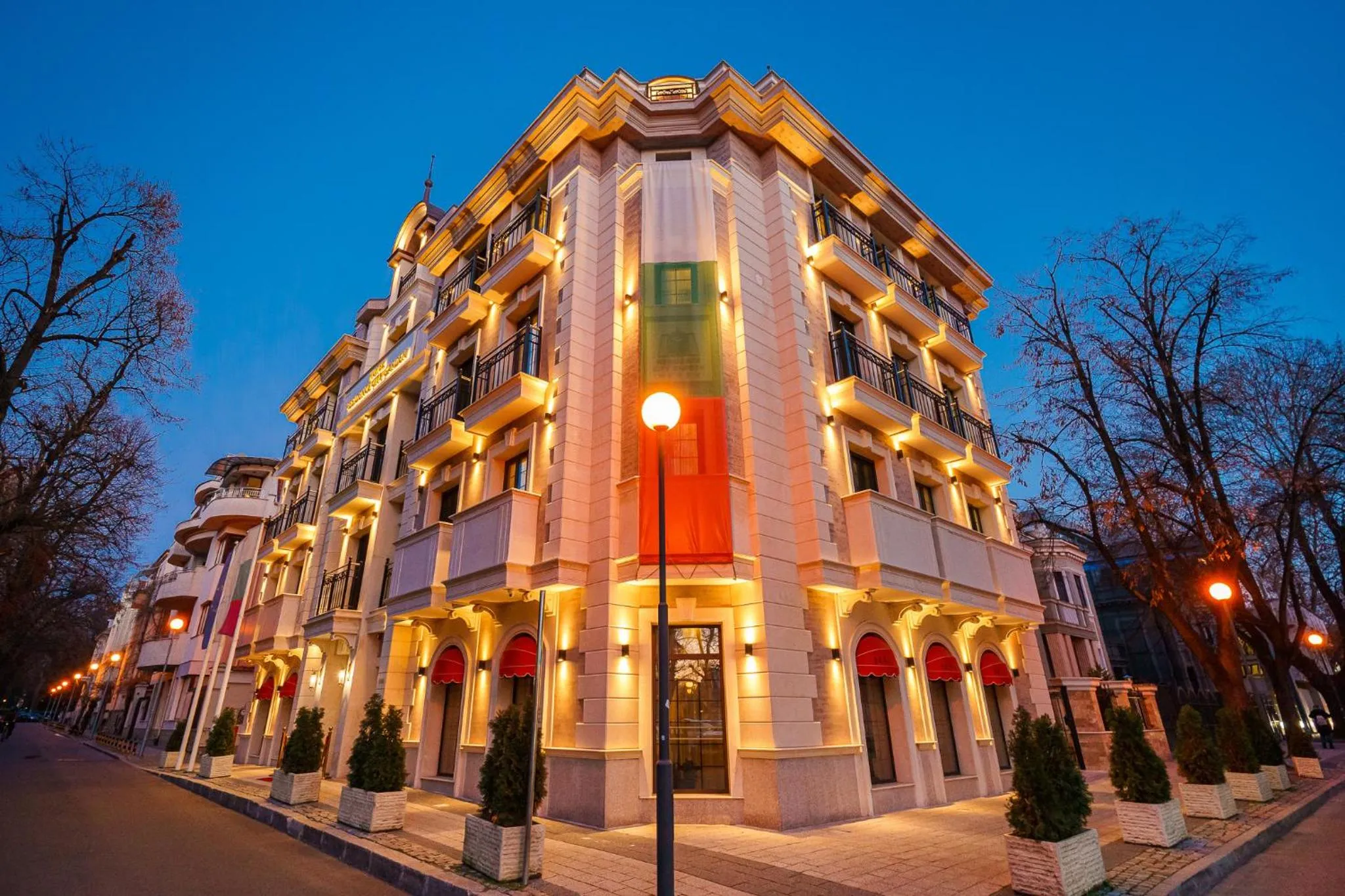 Property building in Residence City Garden - Certificate of Excellence Top 10 BEST Five-Stars City Hotels for 2024 awarded by HTIF