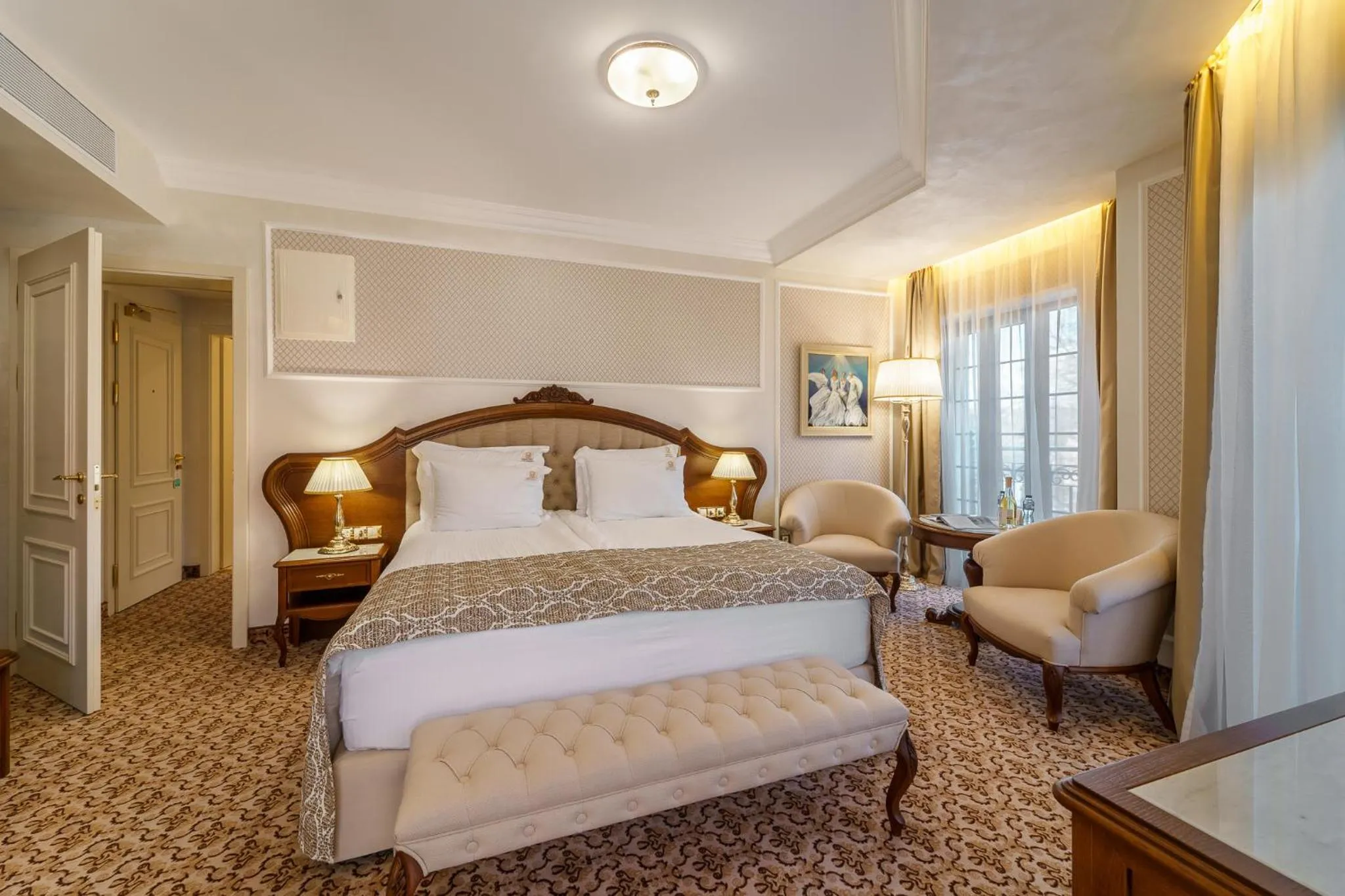 Photo of the whole room, Bed in Residence City Garden - Certificate of Excellence Top 10 BEST Five-Stars City Hotels for 2024 awarded by HTIF
