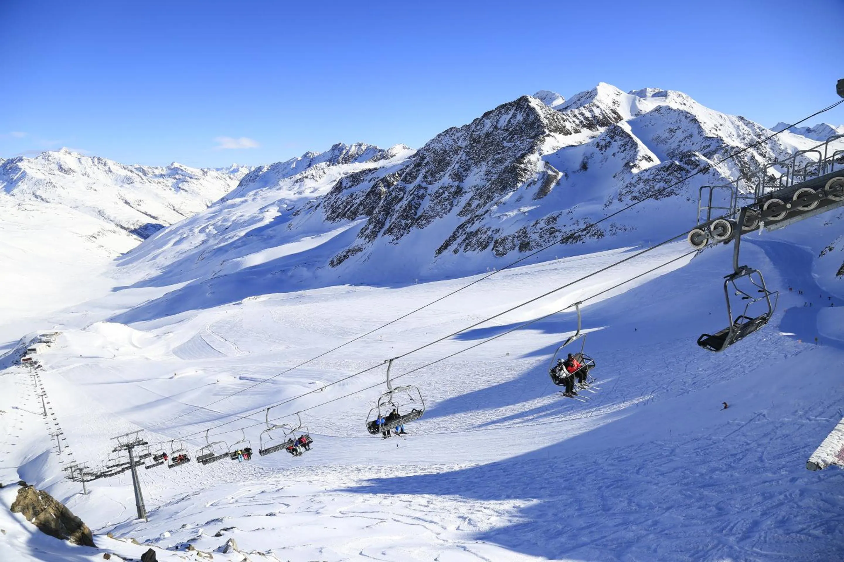 Skiing in Residence Remi