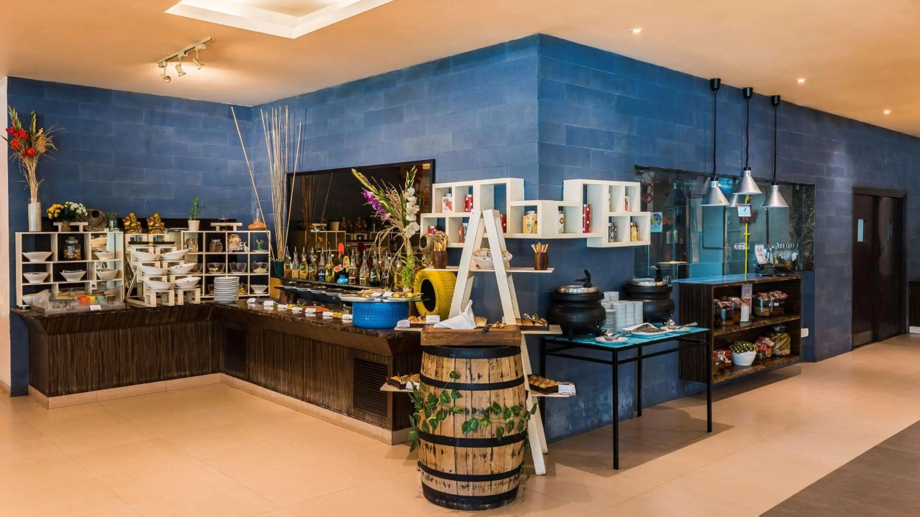 Restaurant/places to eat in Radisson Blu Resort, Goa