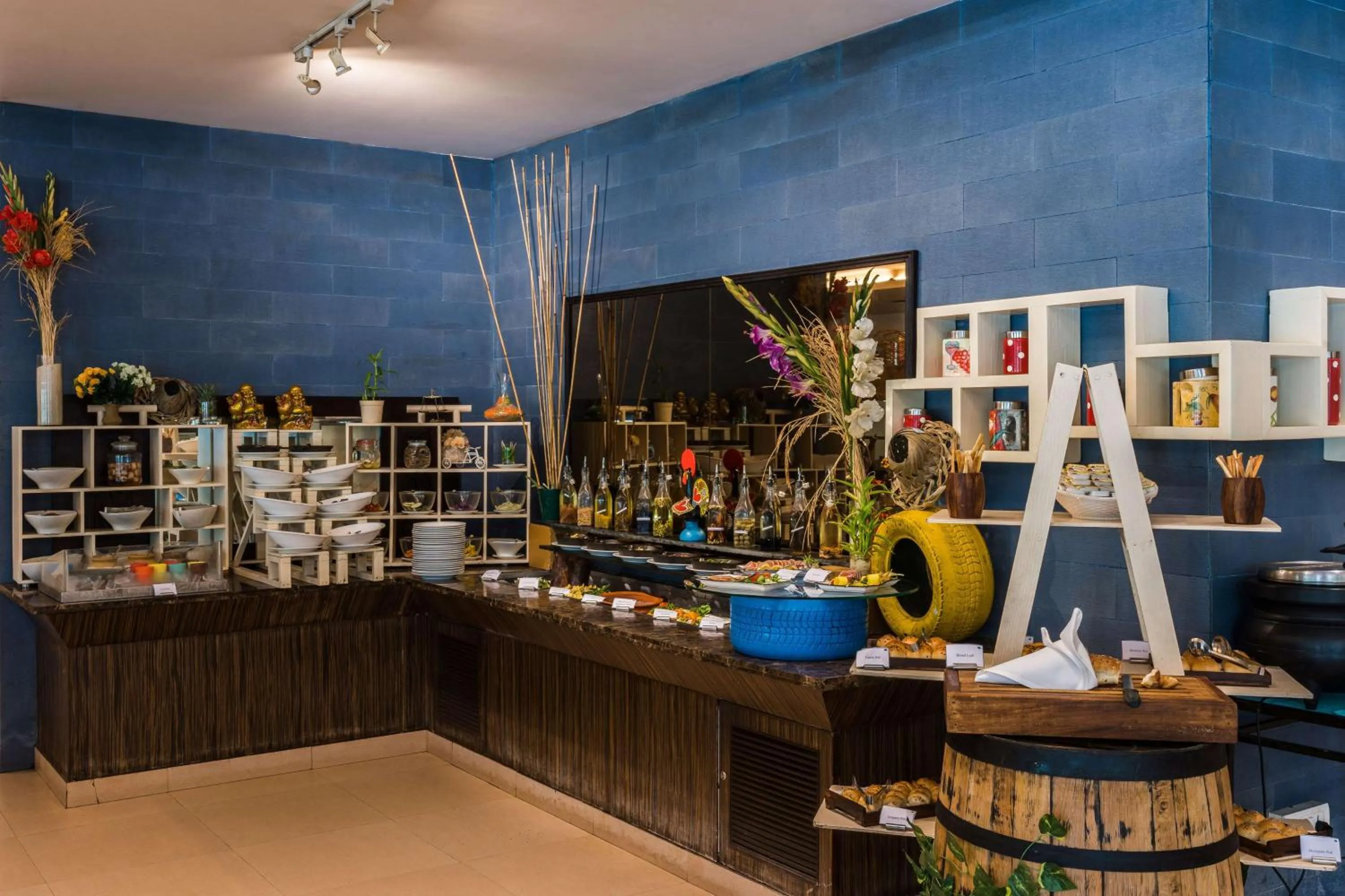 Restaurant/places to eat in Radisson Blu Resort, Goa