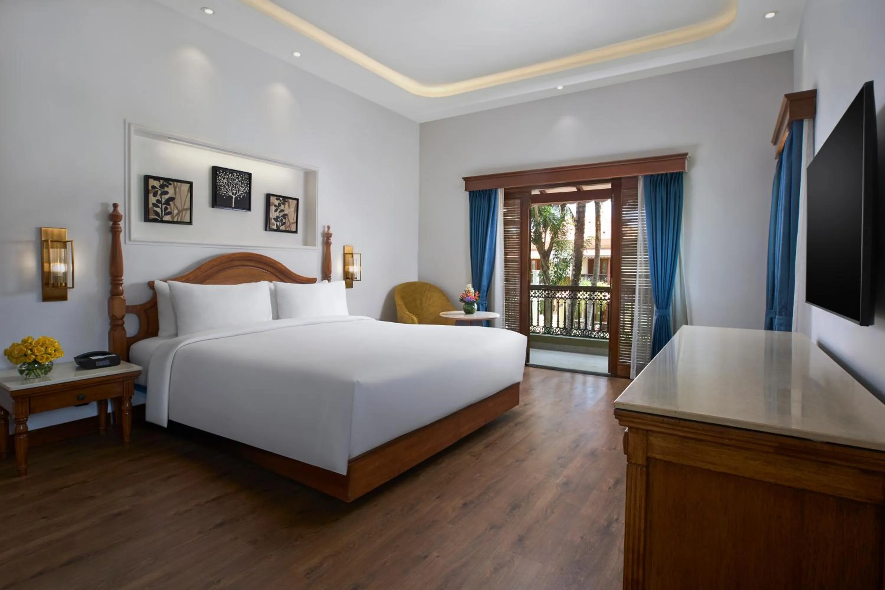 Bedroom, Bed in Radisson Blu Resort, Goa