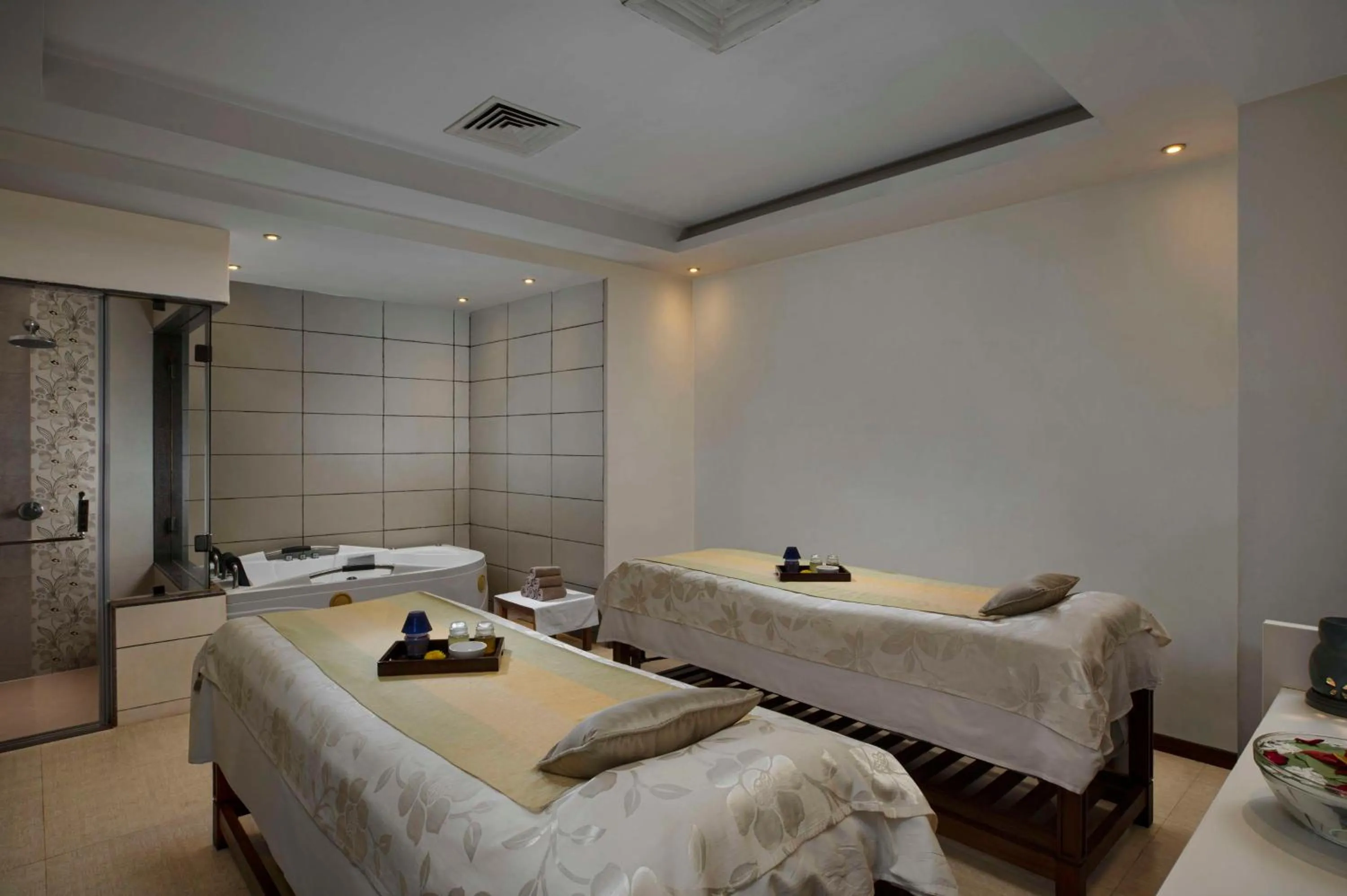 Spa and wellness centre/facilities, Bed in Radisson Blu Resort, Goa