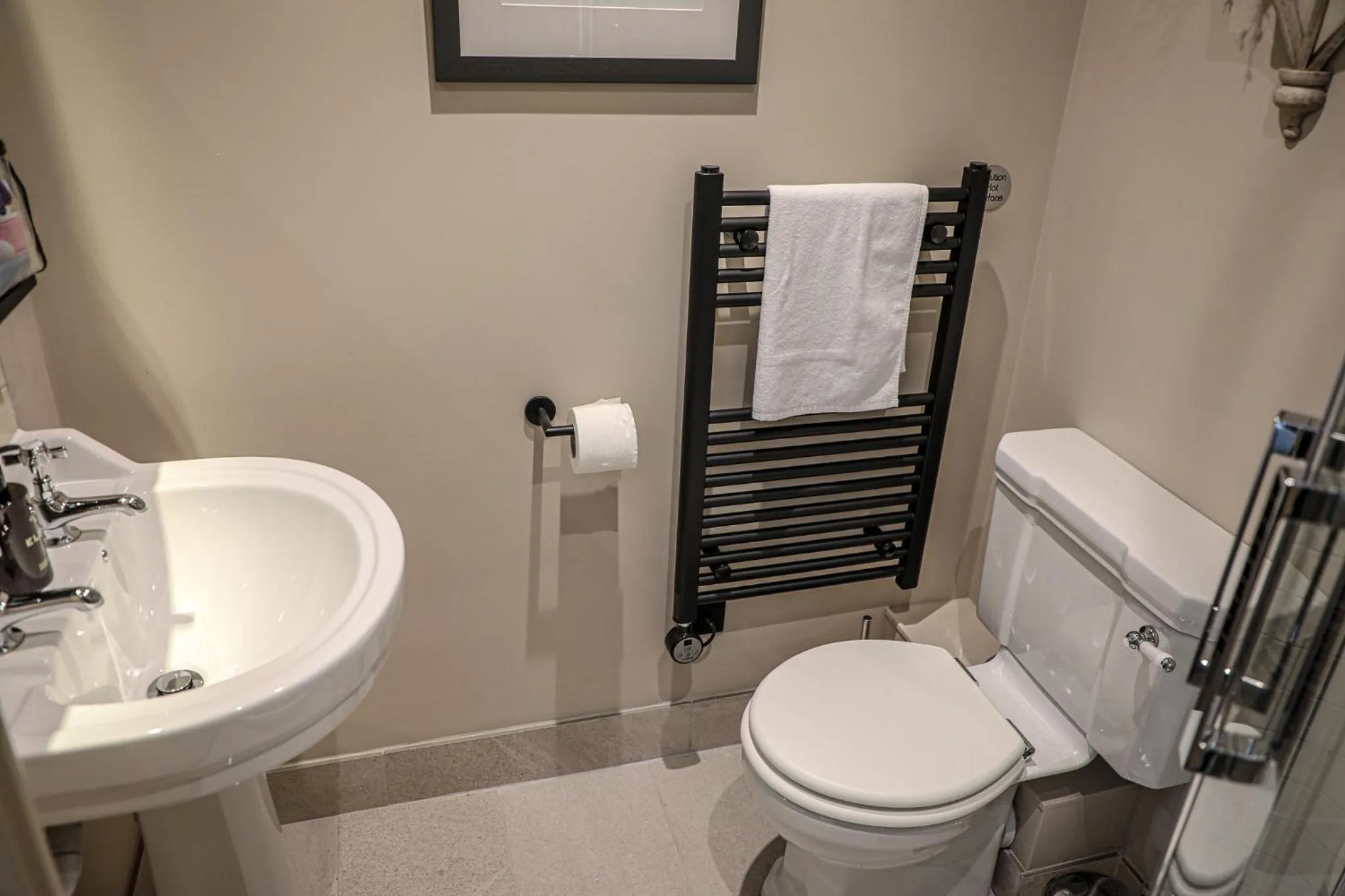 Bedroom in Bridge End Hotel