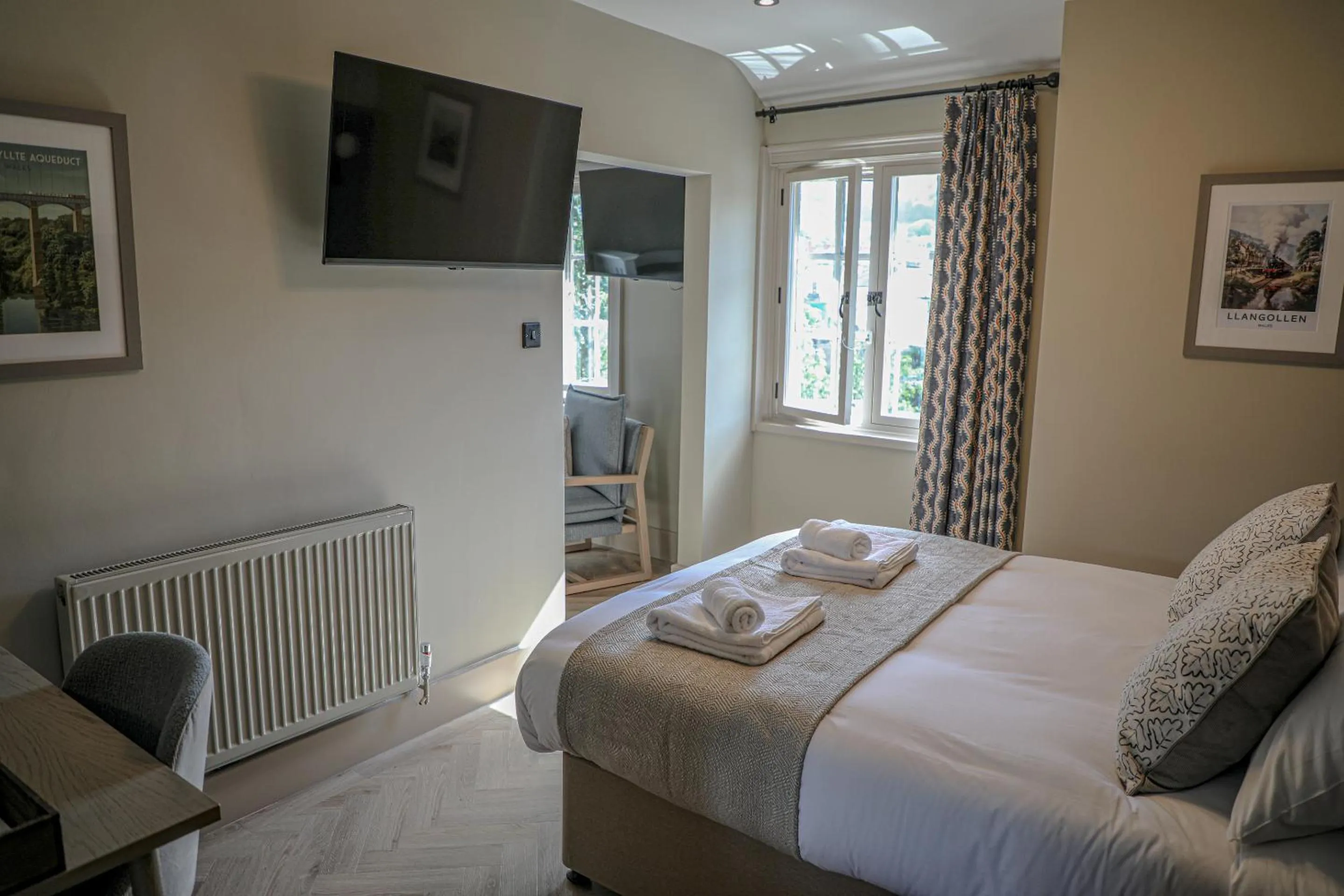 Bedroom, Bed in Bridge End Hotel