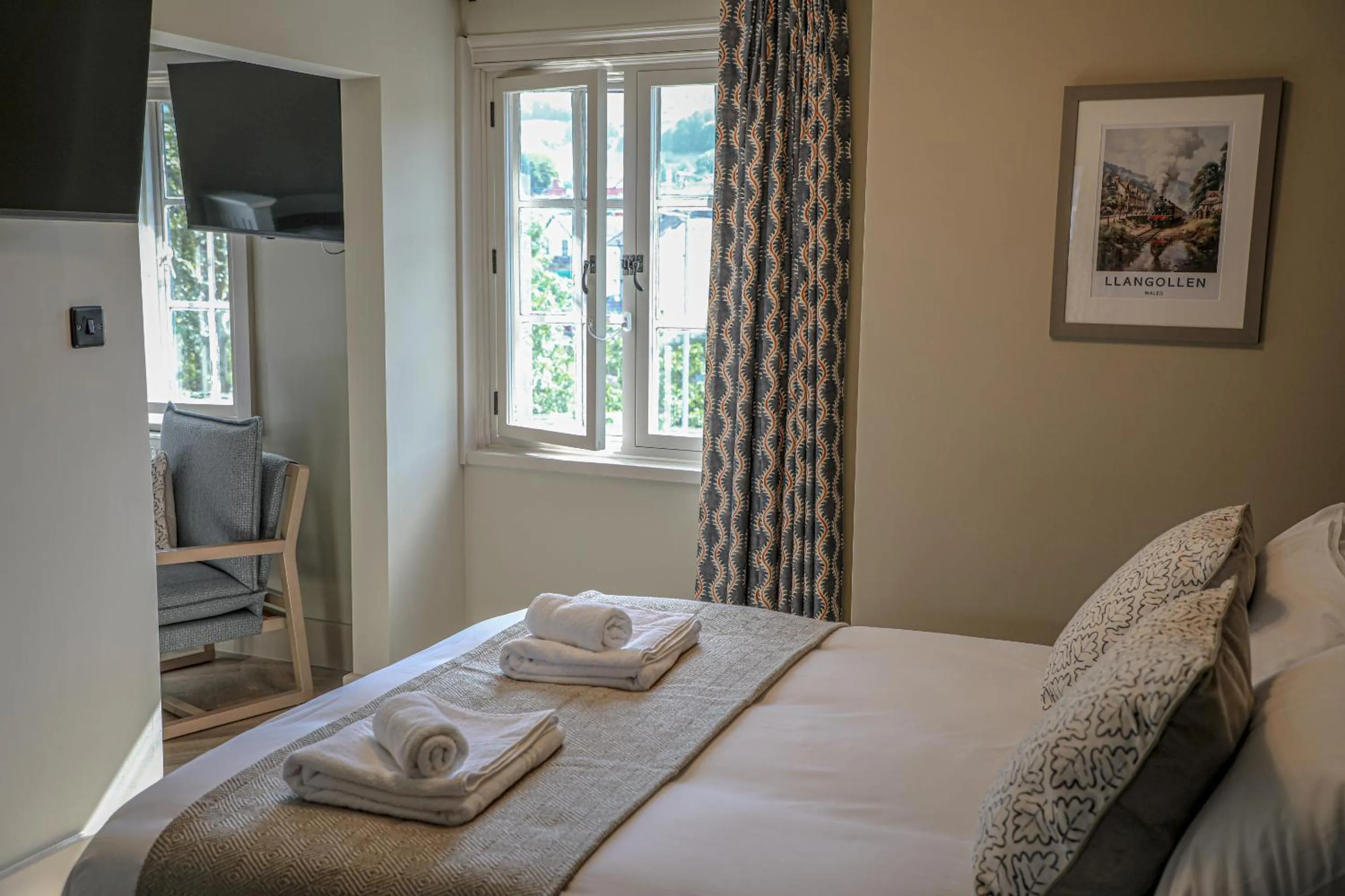 Bedroom, Bed in Bridge End Hotel