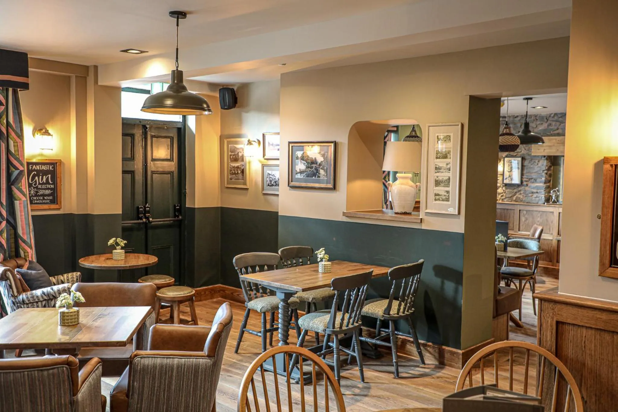 Lounge or bar in Bridge End Hotel