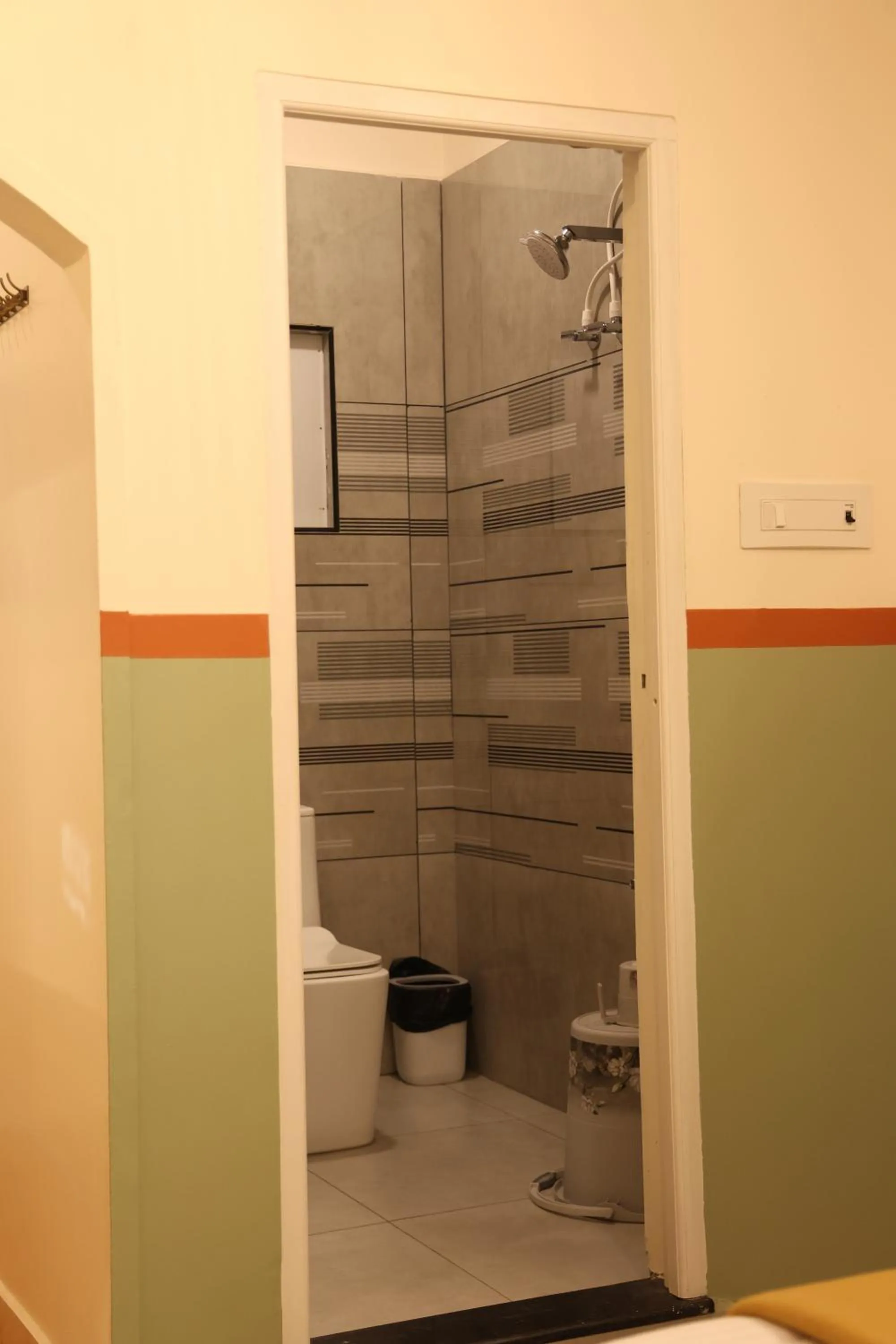 Toilet in Dwaraka Guest House