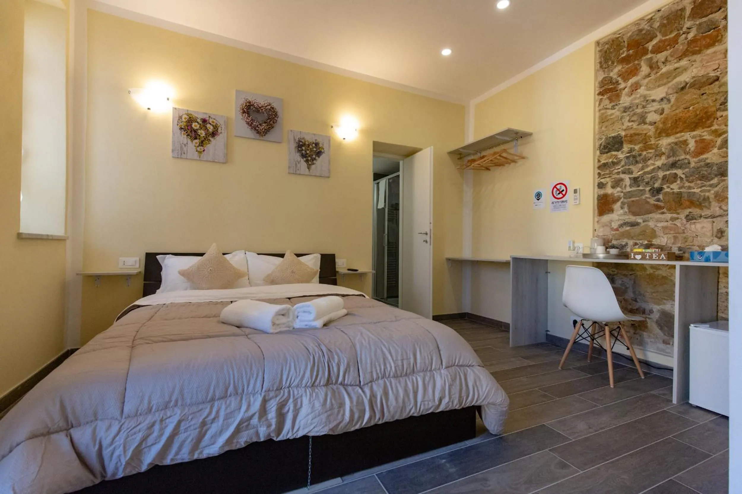 Photo of the whole room, Bed in Vicolocorto Affittacamere