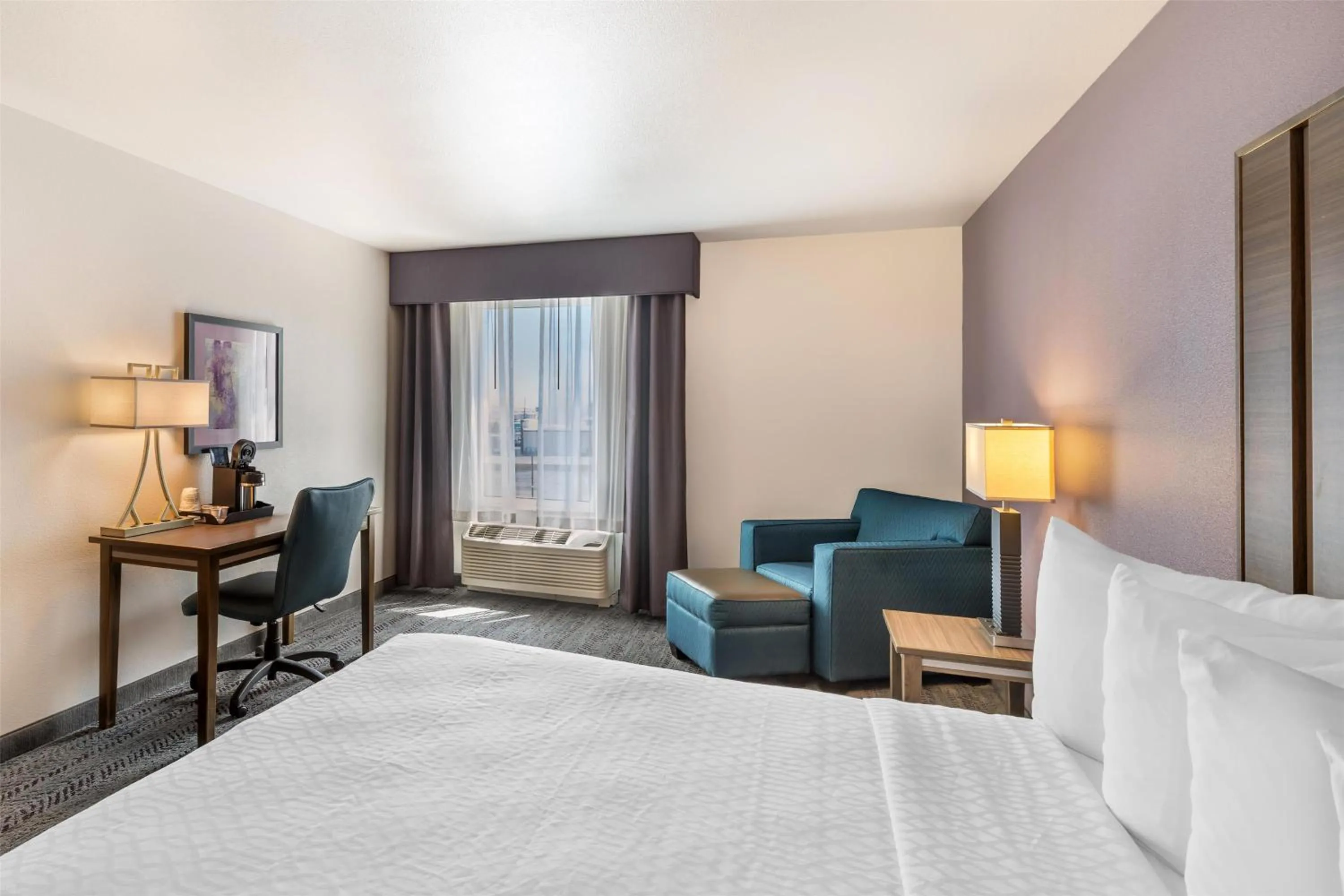 Bedroom, Bed in Best Western Plus Rapid City Rushmore