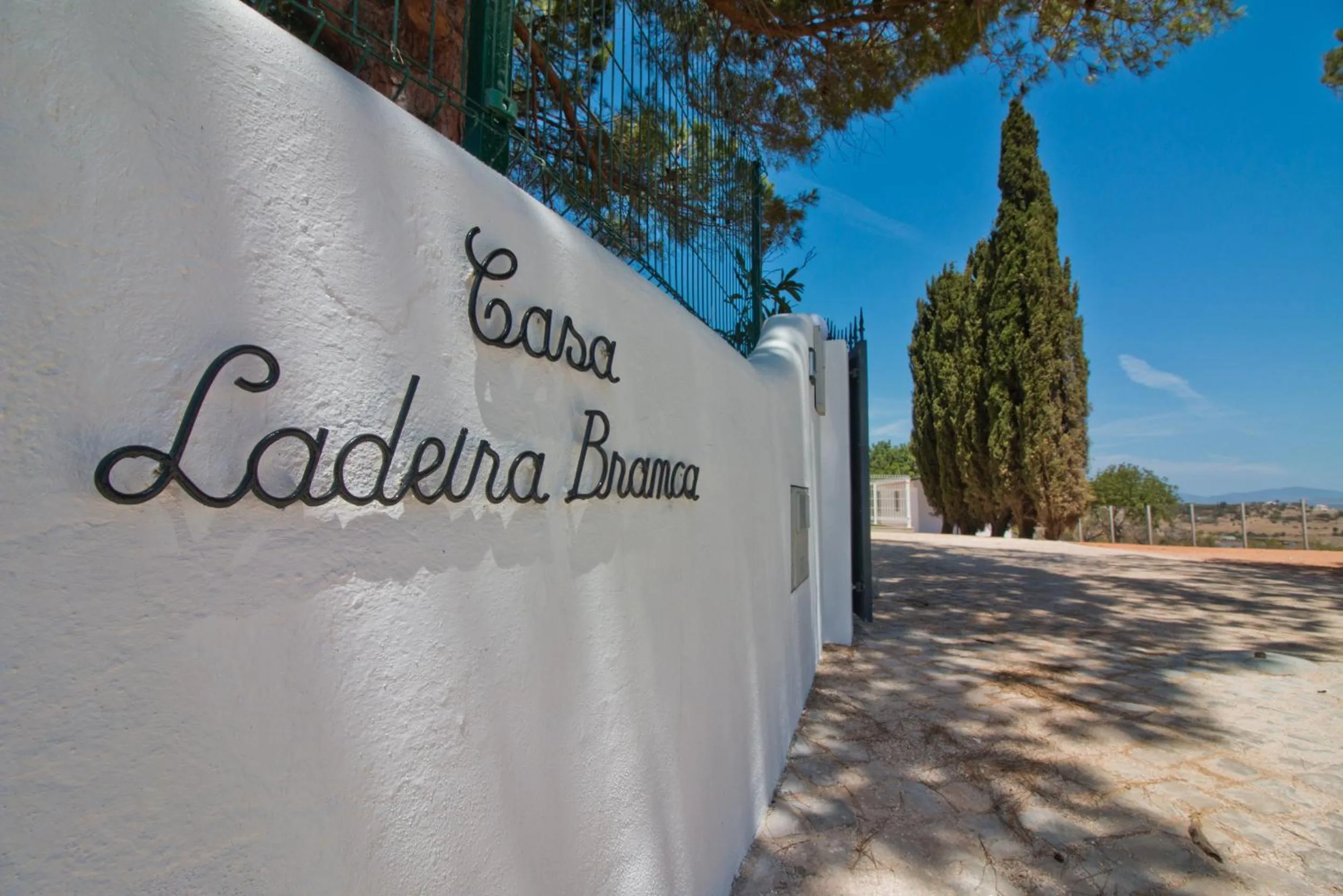 Facade/entrance in Casa da Ladeira Branca