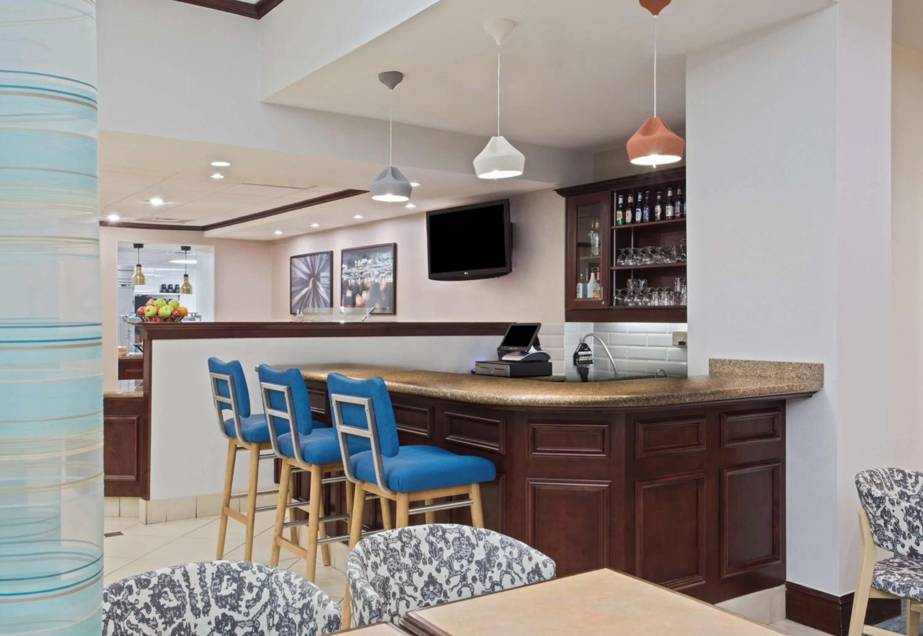 Restaurant/places to eat in Hilton Garden Inn Annapolis