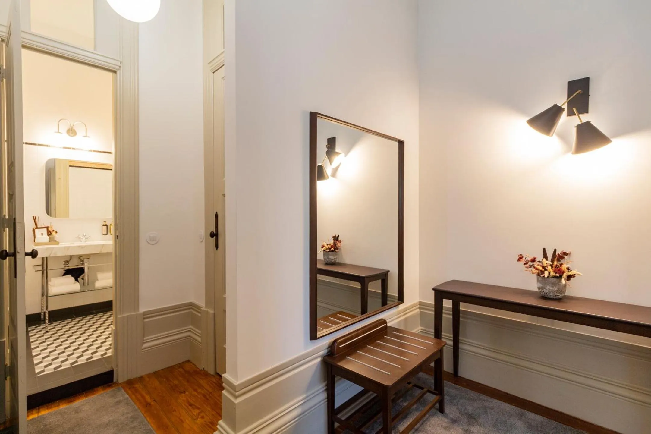 Bathroom in Marquês Garden House by Olivia