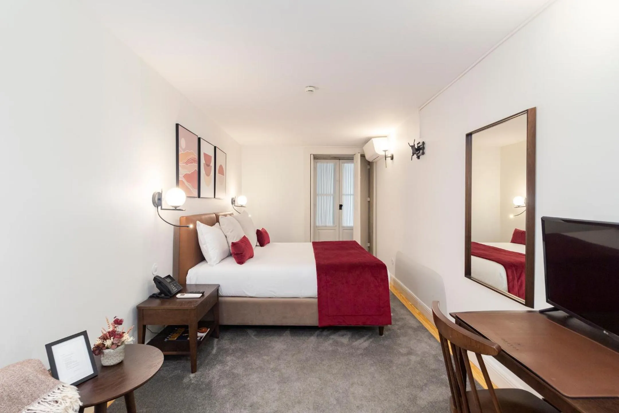 Bedroom, Bed in Marquês Garden House by Olivia