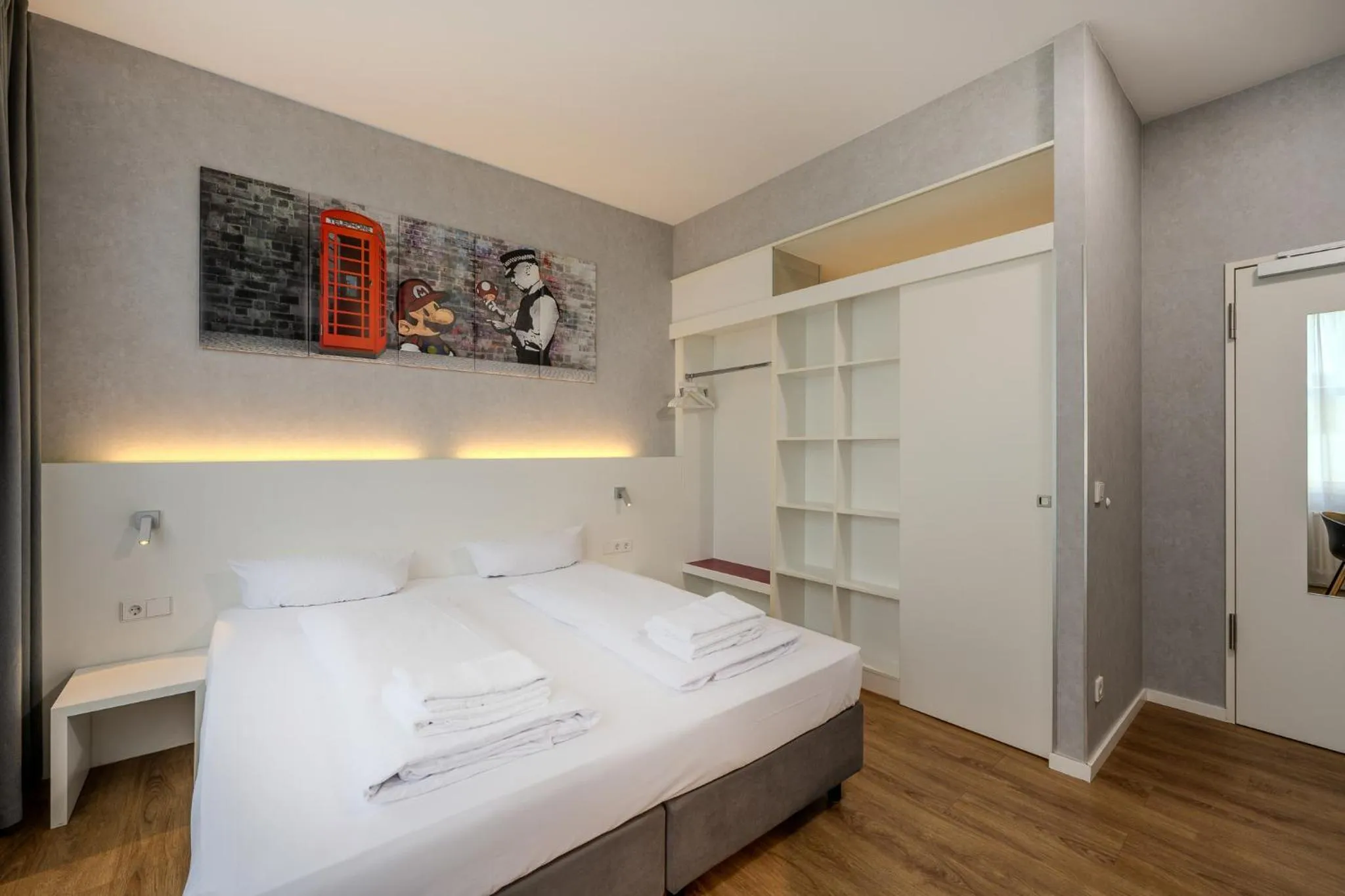 Photo of the whole room, Bed in mk hotel berlin