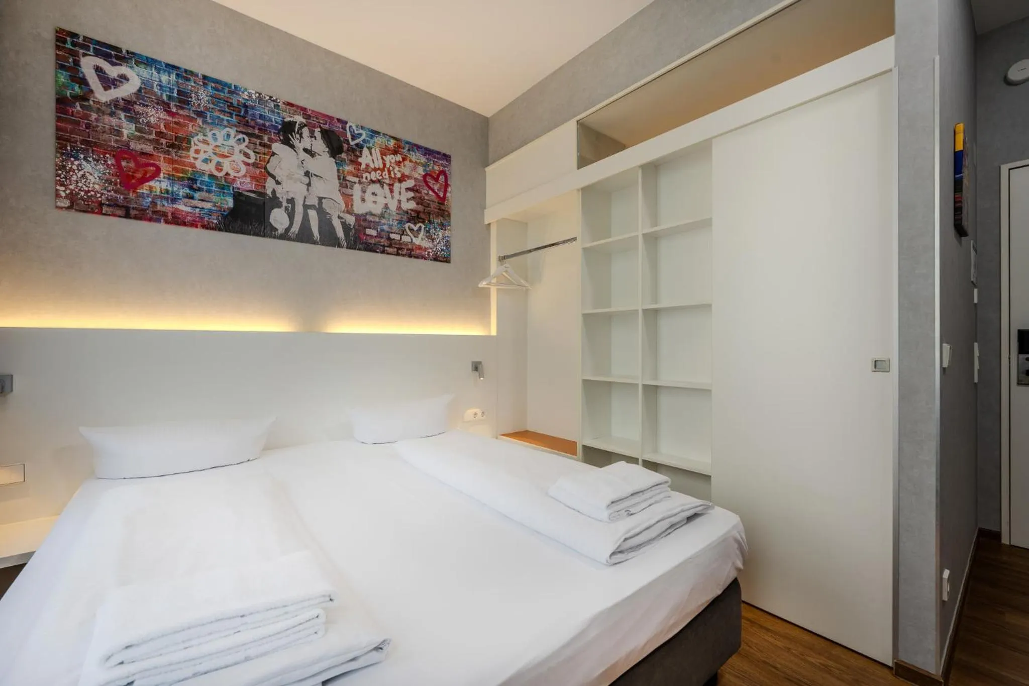 Photo of the whole room, Bed in mk hotel berlin