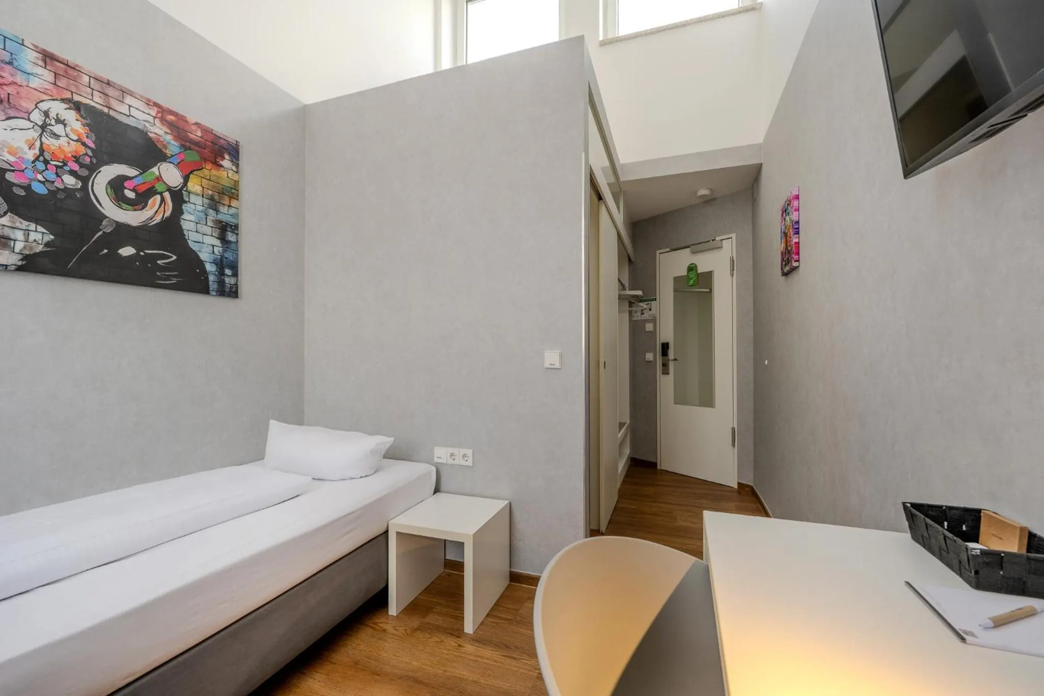 Photo of the whole room, Bed in mk hotel berlin