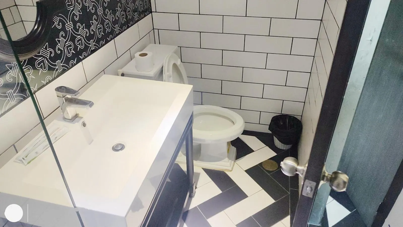 Toilet in Venetian Poseidon Pool Hotel