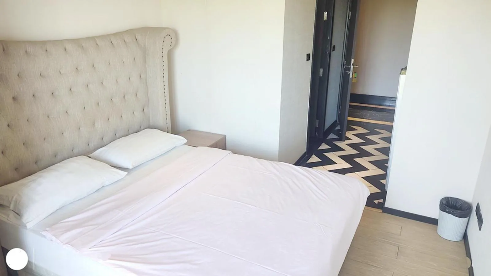 Bedroom, Bed in Venetian Poseidon Pool Hotel