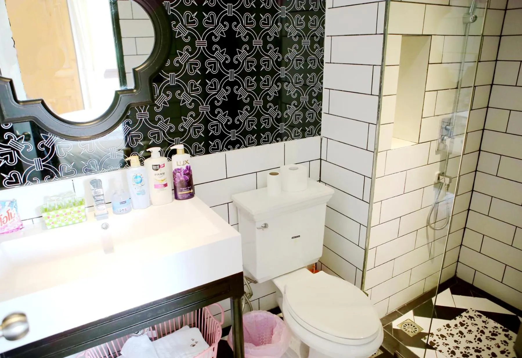 Toilet in Venetian Poseidon Pool Hotel