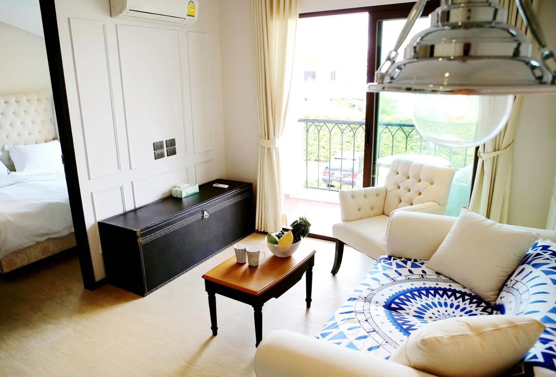 Living room, Bed in Venetian Poseidon Pool Hotel