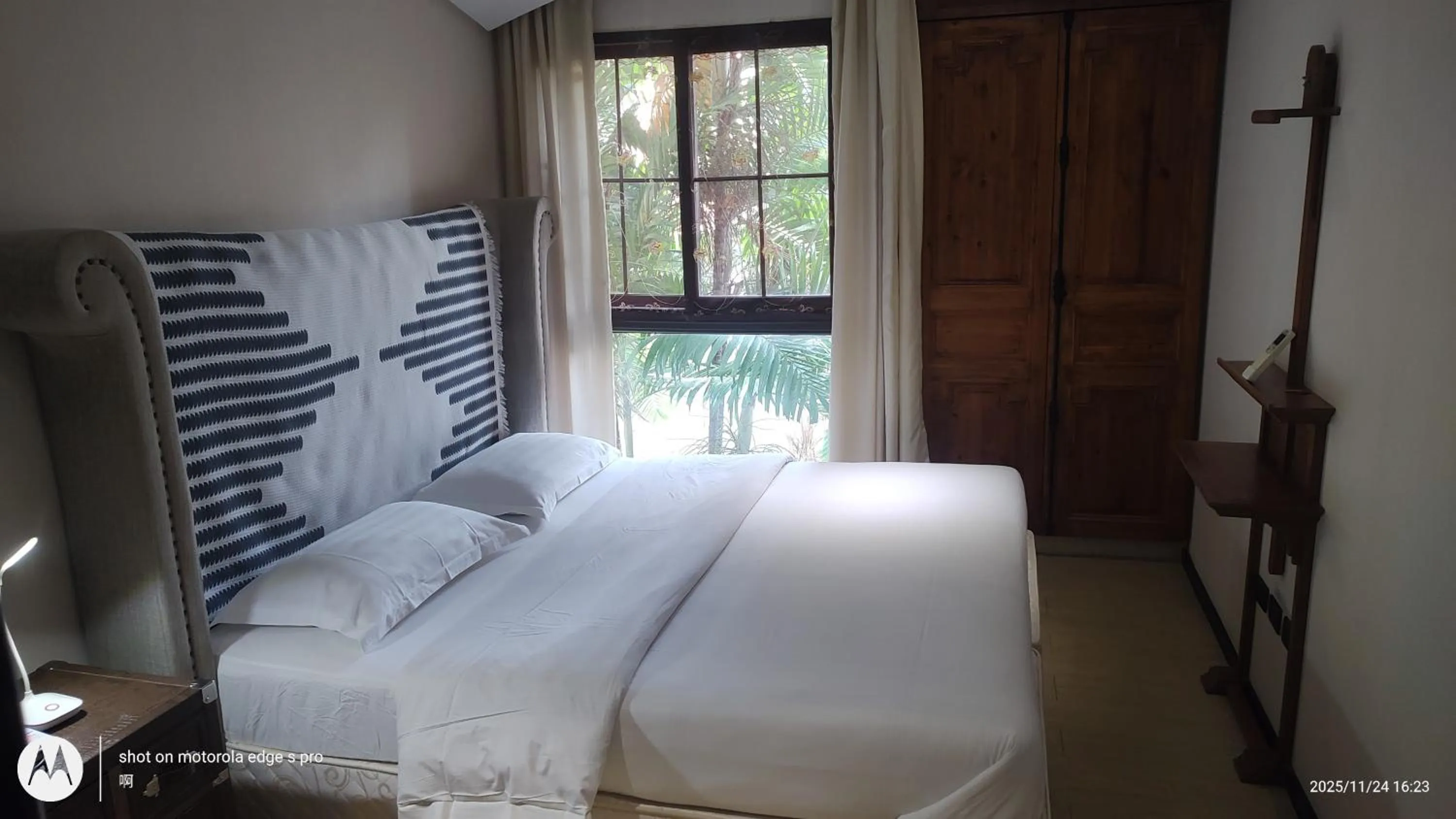 Bed in Venetian Poseidon Pool Hotel