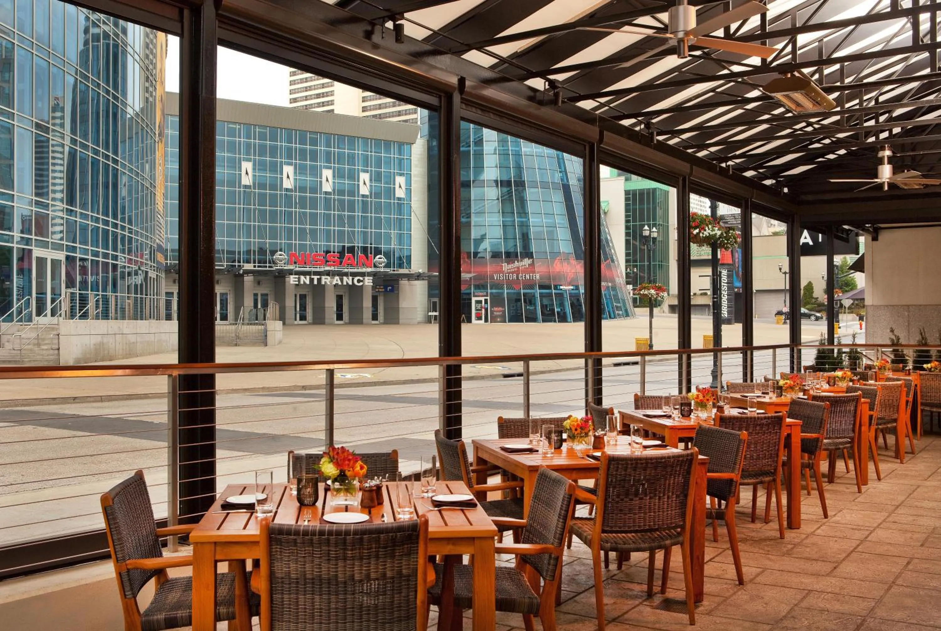 Restaurant/places to eat in Hilton Nashville Downtown