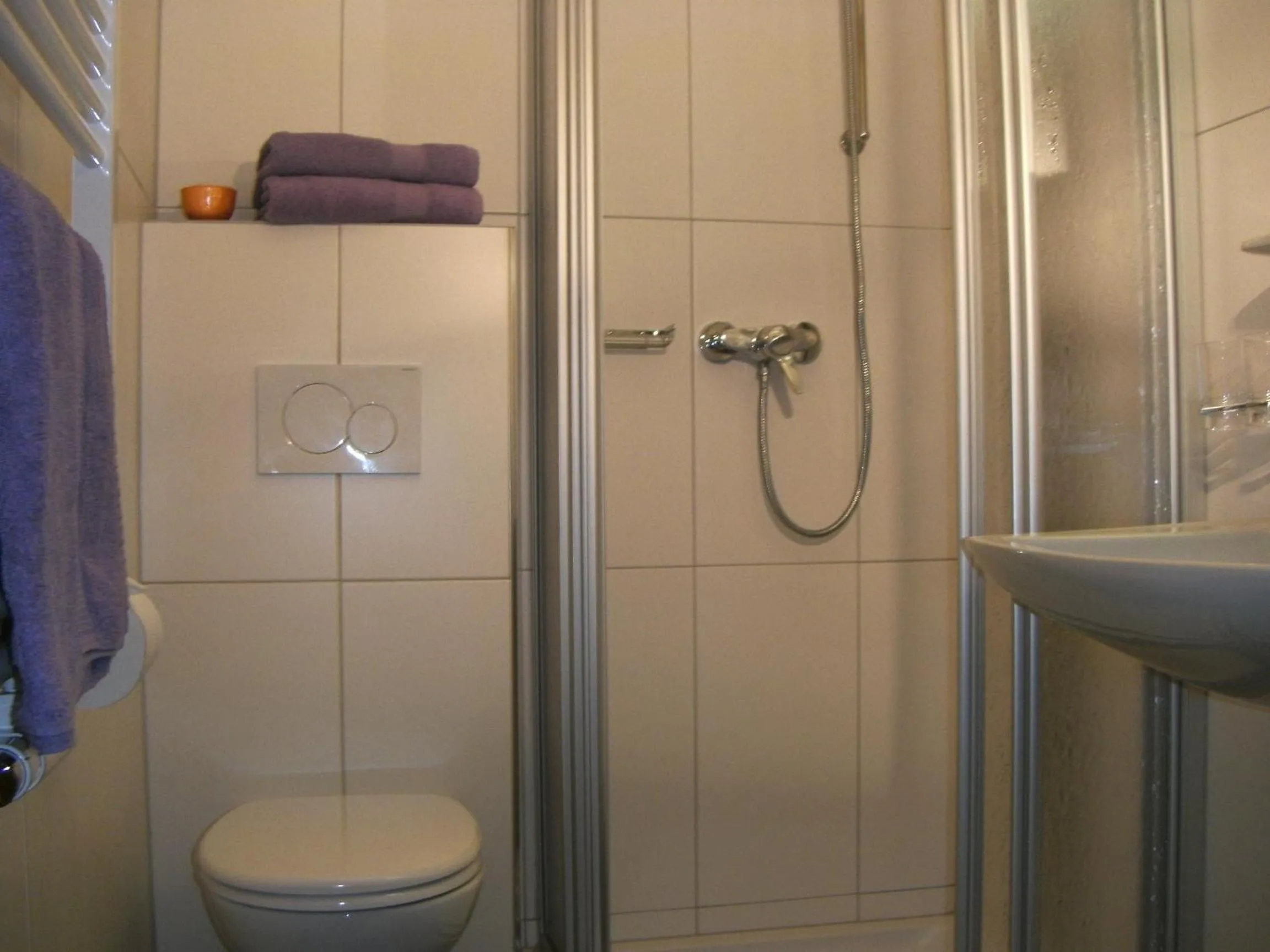 Bathroom in Pension Garni Gerhard