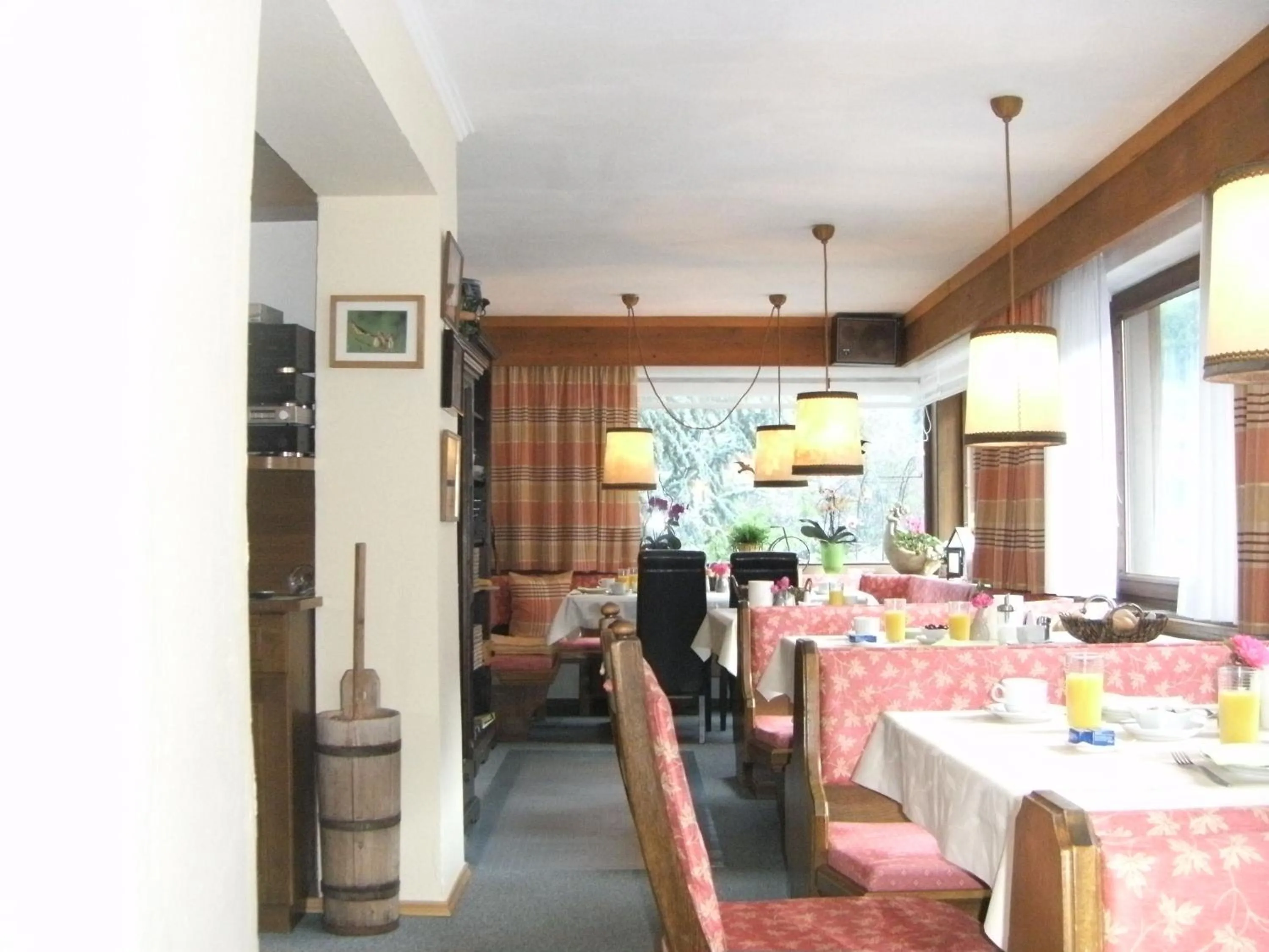 Restaurant/places to eat in Pension Garni Gerhard