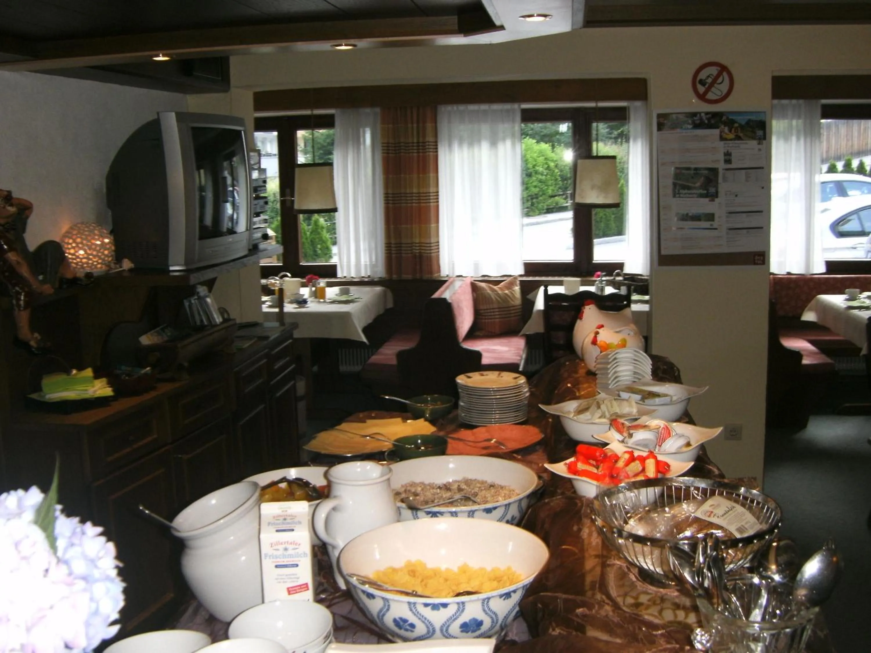 Restaurant/places to eat in Pension Garni Gerhard